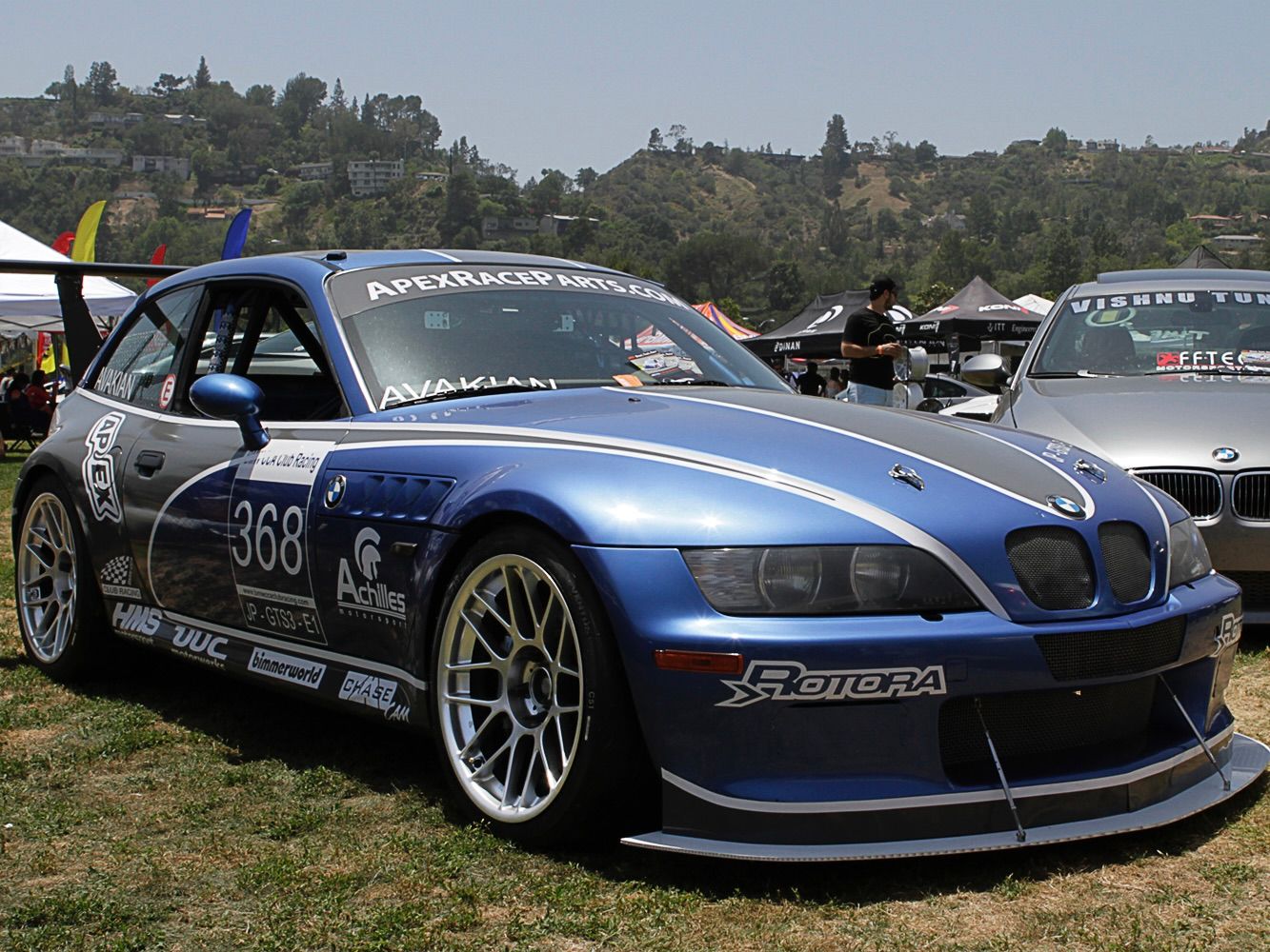 Race Livery BMW E36/8 Coupe Z3 with 18" ARC-8 Apex wheels in Hyper Silver