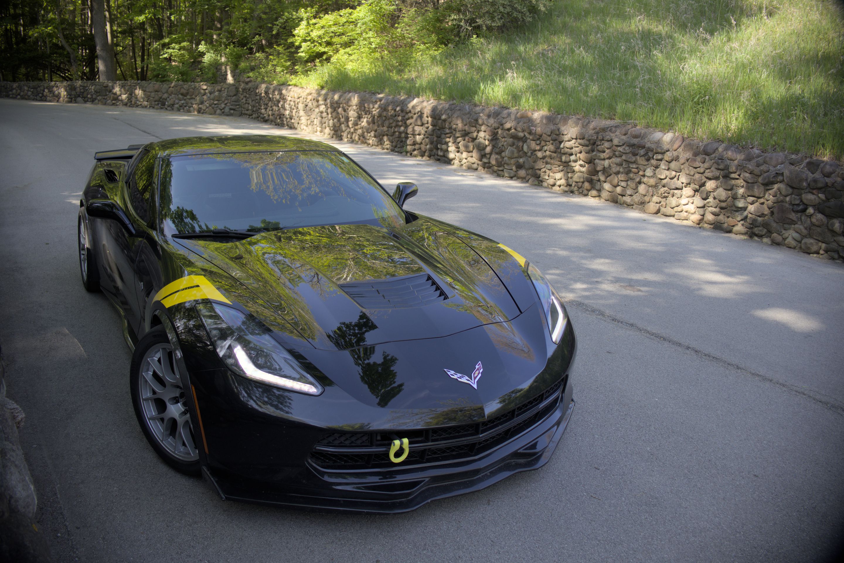 Grey Chevrolet C7 Corvette Stingray/Z51 with 18" EC-7 Apex wheels in Race Silver