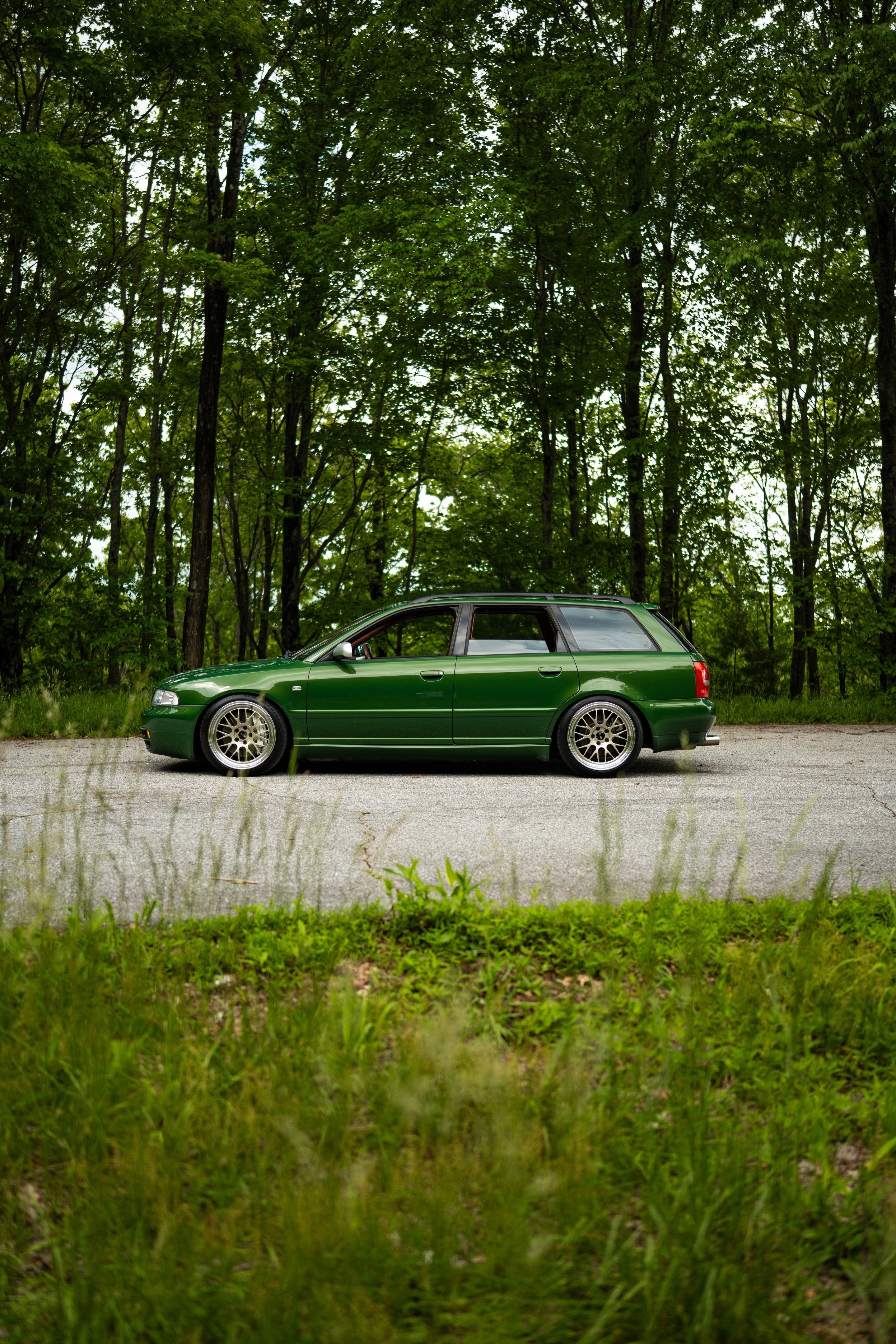 Green Audi B5 S4 Avant/Wagon with 18" ML-10RT Apex wheels in Machined Lip Gloss Motorsport Gold
