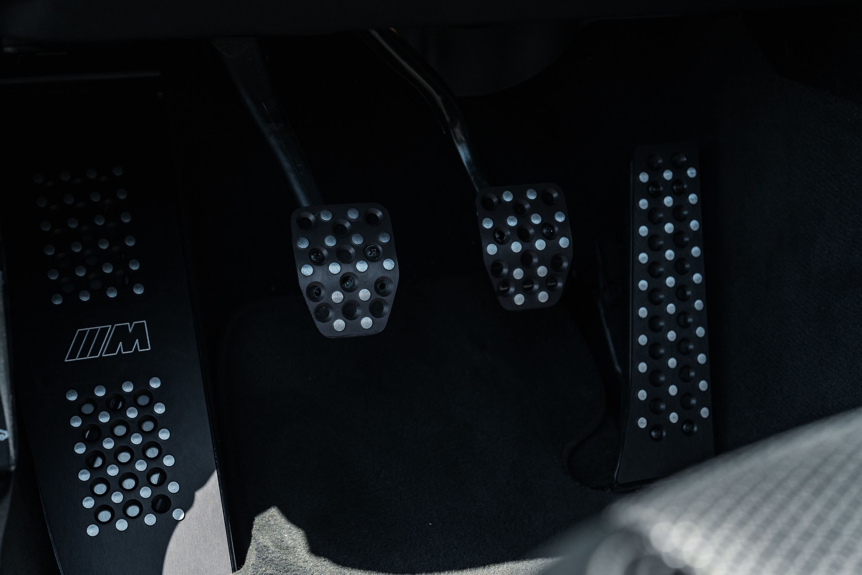 Red BMW F82 Coupe M4 with 19" VS-5RS Apex wheels in Anthracite