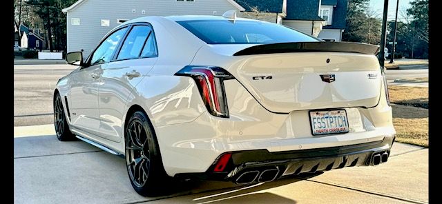 White Cadillac CT4-V Blackwing with 18" VS-5RS Apex wheels in Anthracite