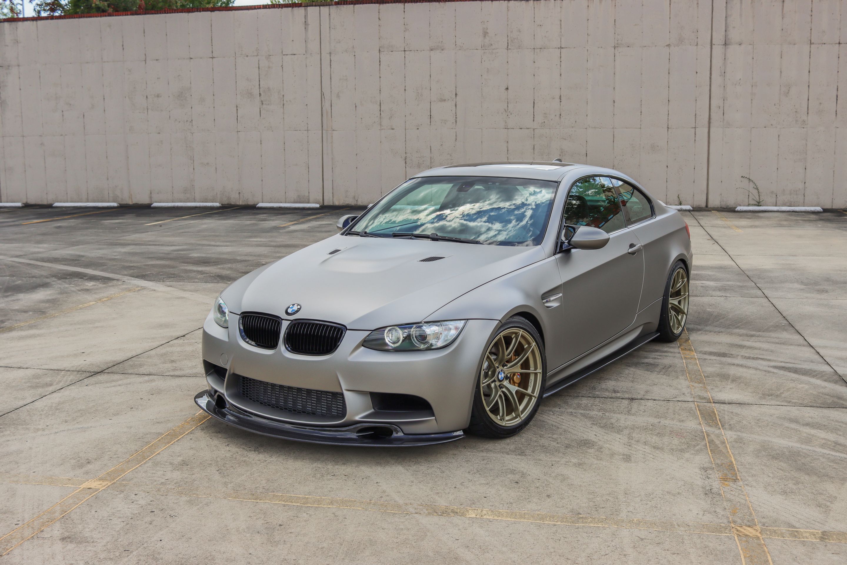 Grey BMW E92 Coupe M3 with 18" VS-5RS Apex wheels in Motorsport Gold