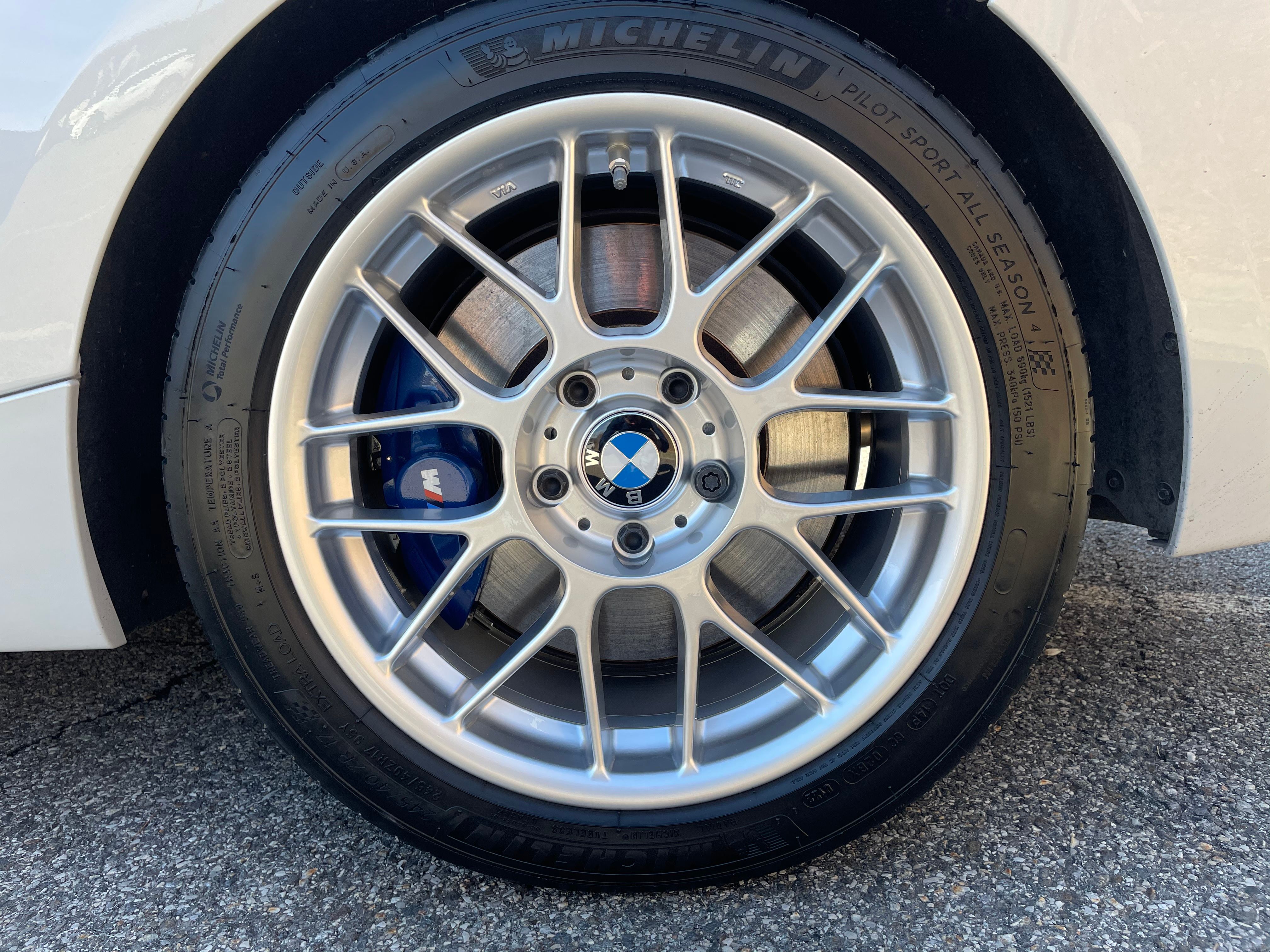 BMW F22 Coupe 2 Series with 17