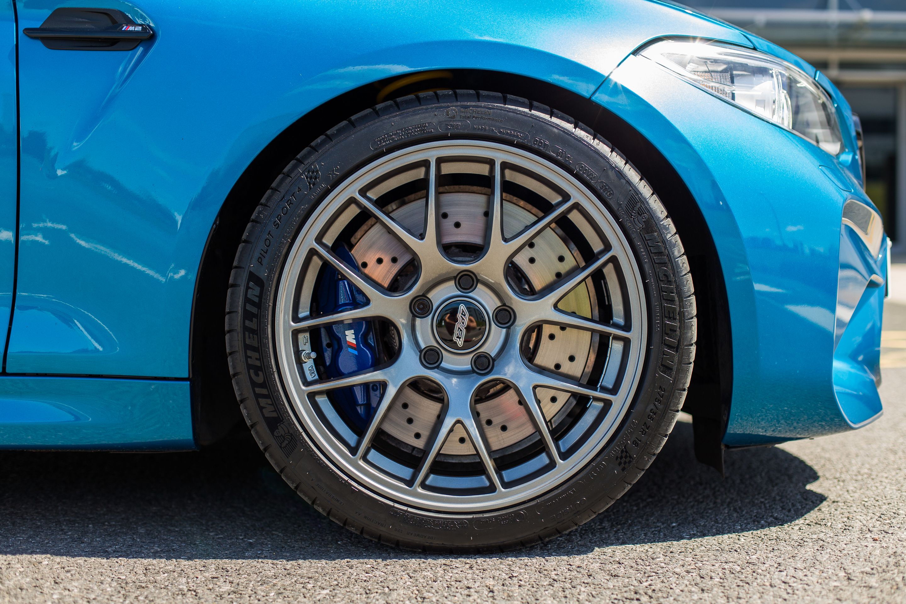 Blue BMW F87 M2 with 18" EC-7 Apex wheels in Anthracite