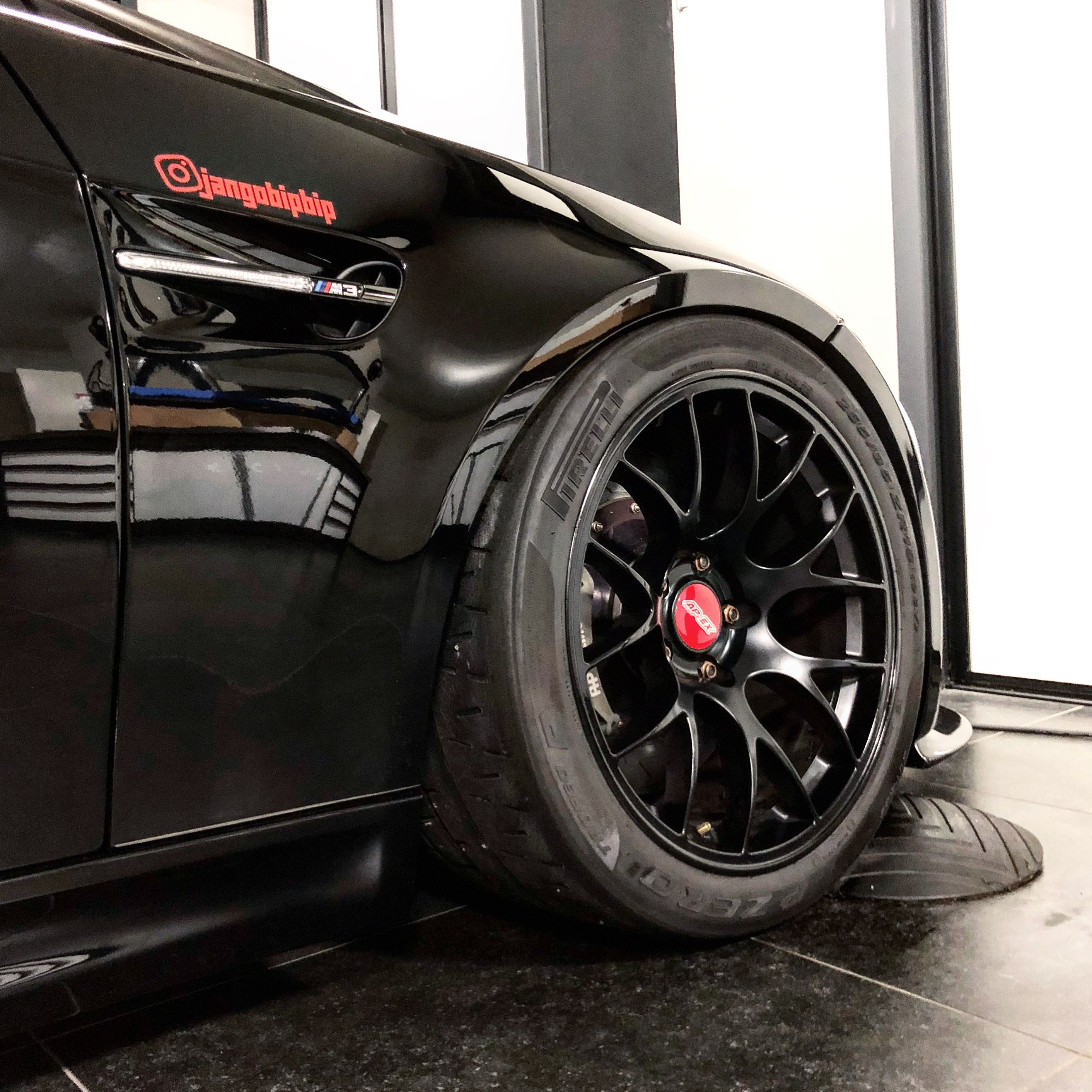 BMW E92 Coupe M3 with 18