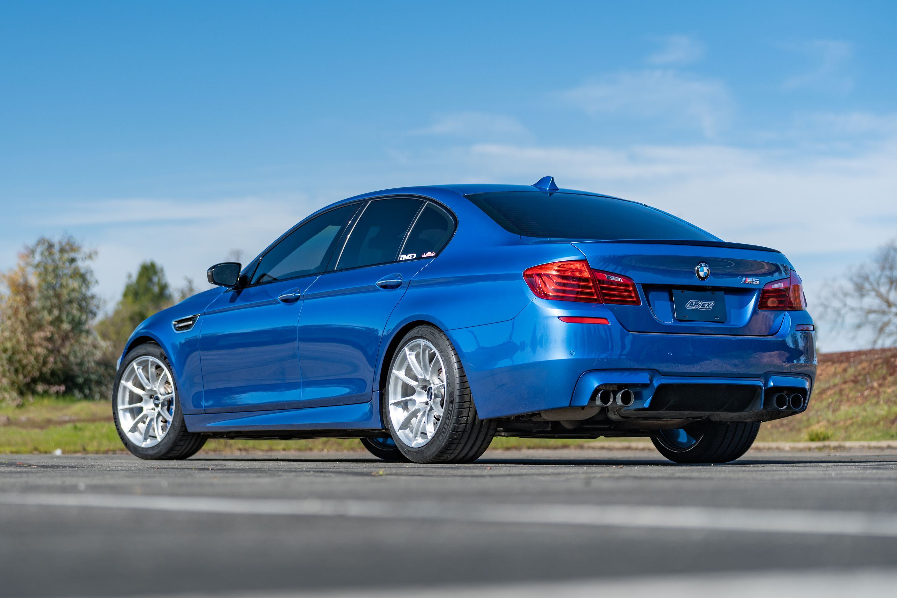 Blue BMW F10 M5 with 19" SM-10RS Apex wheels in Brushed Clear