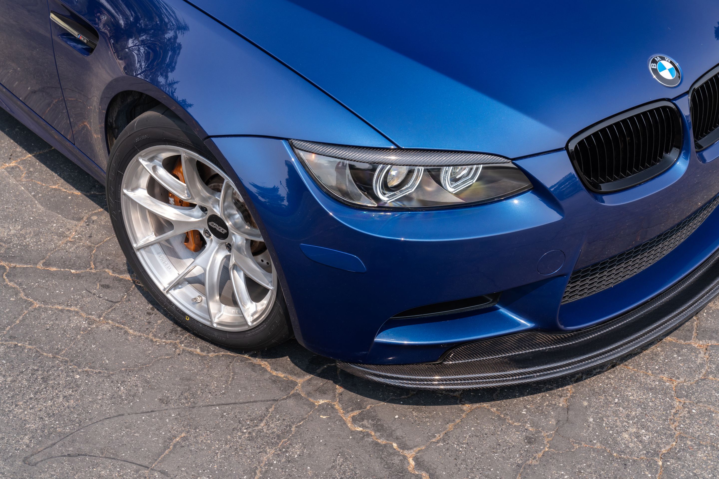 Blue BMW E92 Coupe M3 with 18" VS-5RS Apex wheels in Brushed Clear
