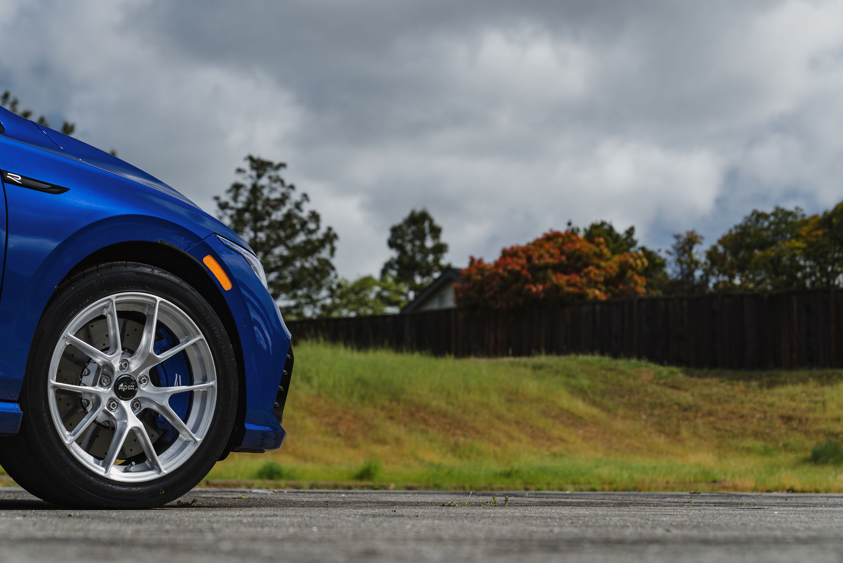 Blue VW MK8 Golf R with 17" VS-5RS Apex wheels in Brushed Clear