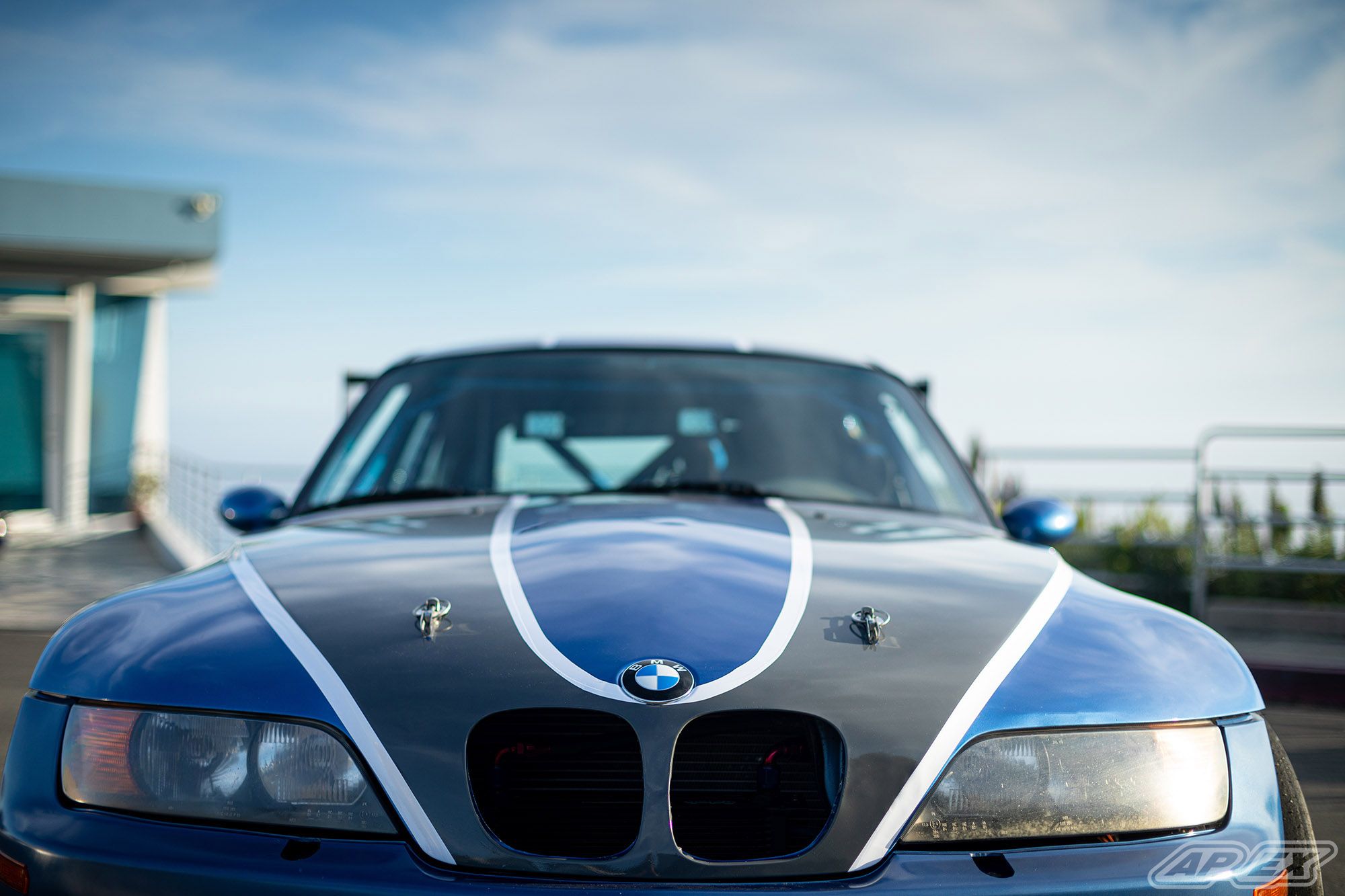Blue BMW E36/8 Coupe Z3 M with 18" EC-7R Apex wheels in Polished