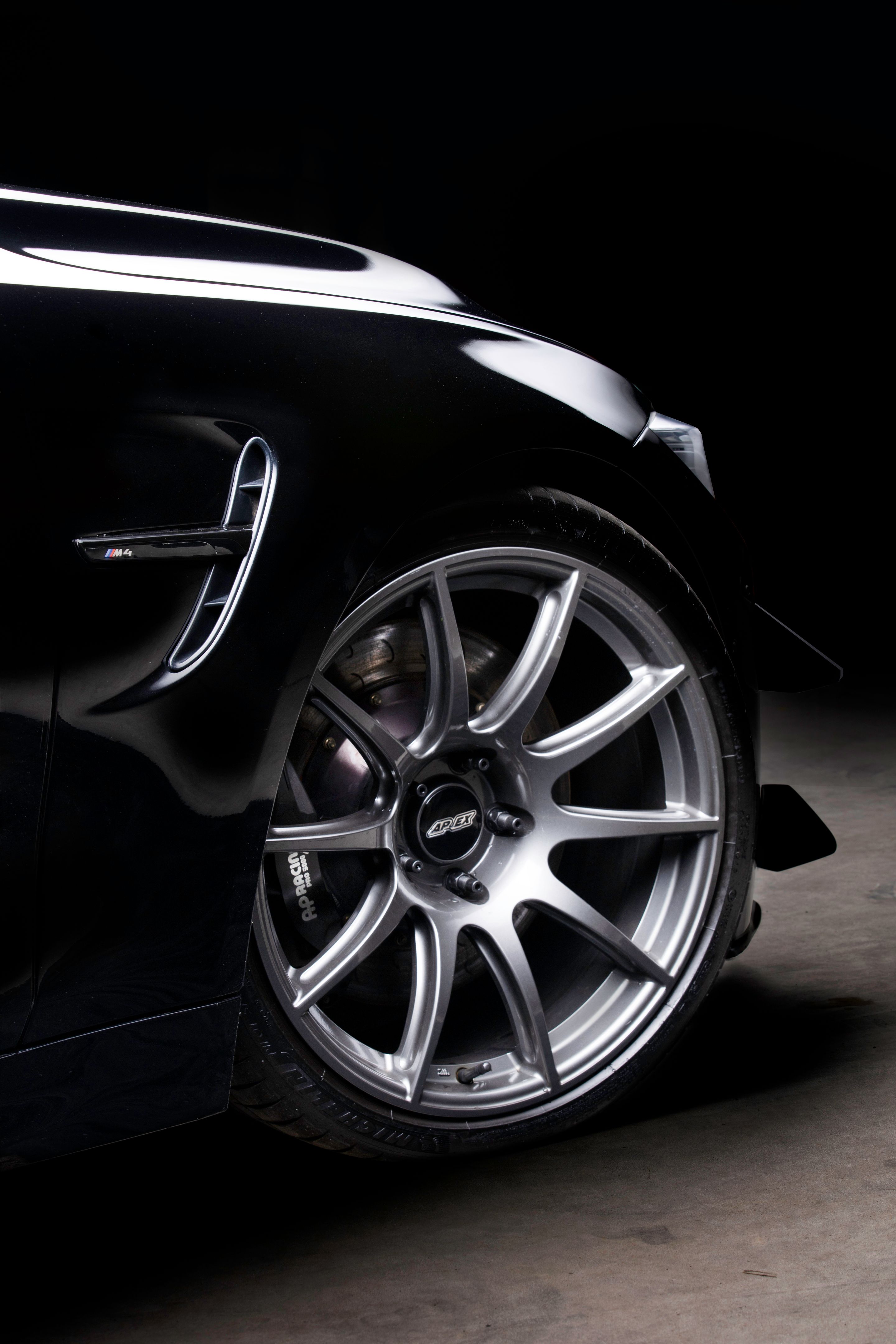 Black BMW F82 Coupe M4 with 19" SM-10 Apex wheels in Anthracite