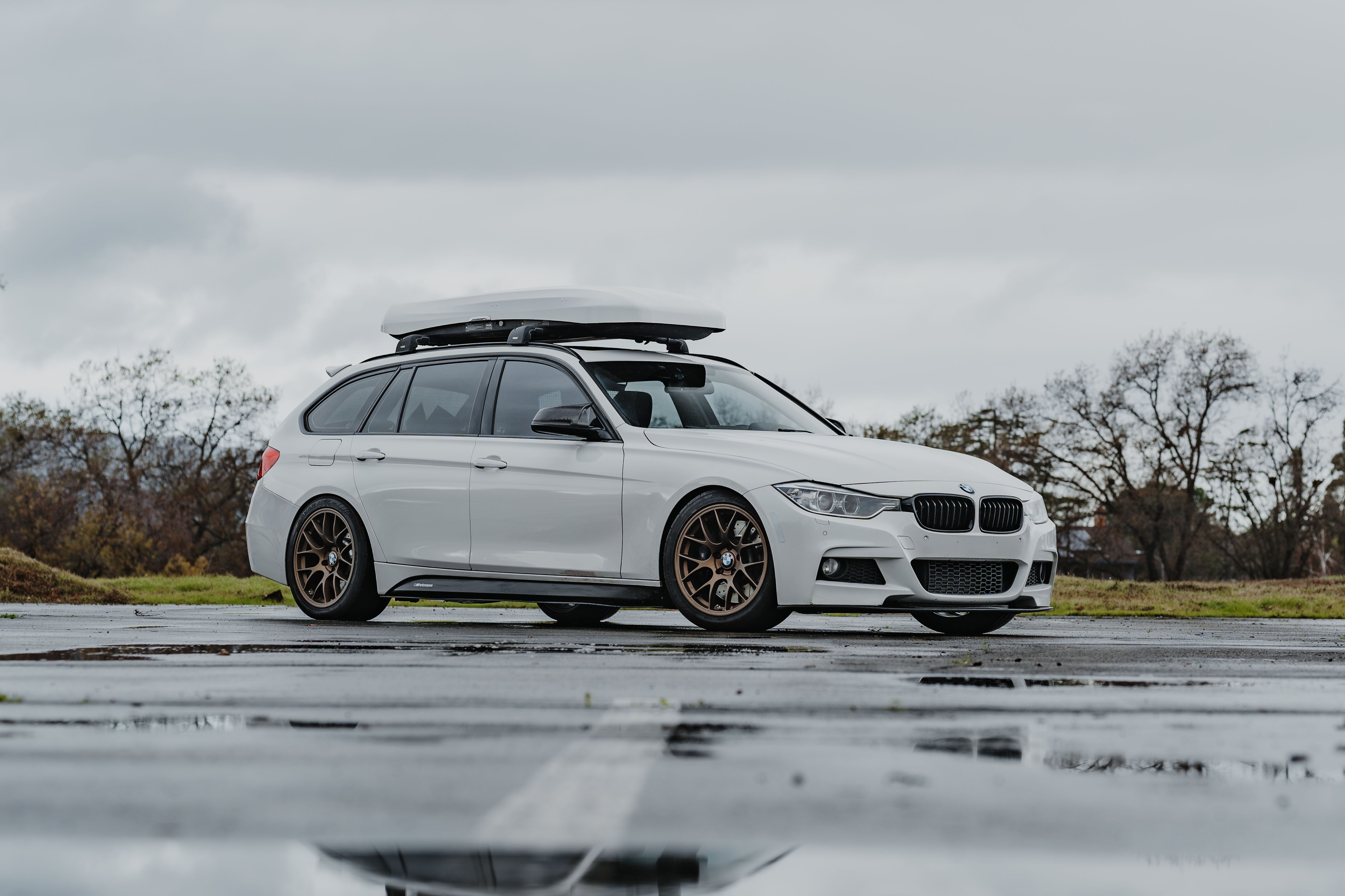 BMW 3er touring F31 アルピンホワイト ミニカーJadi 18 BMW 335i F31 Touring 1/18 Alpine White Paragon - Used Model
