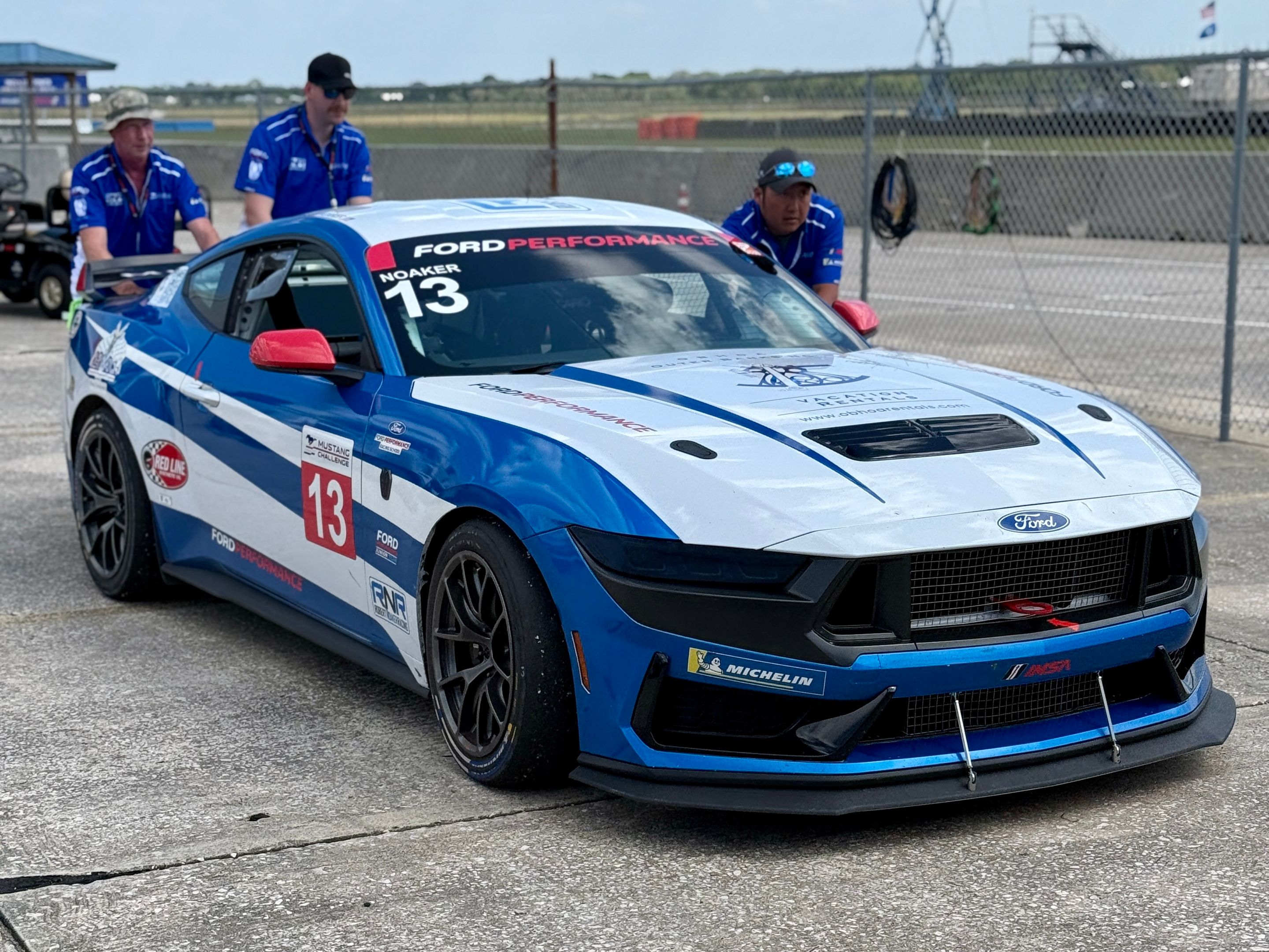 Multicolor Ford Performance Mustang Dark Horse R with 18" VS-5RE Apex wheels in Anthracite