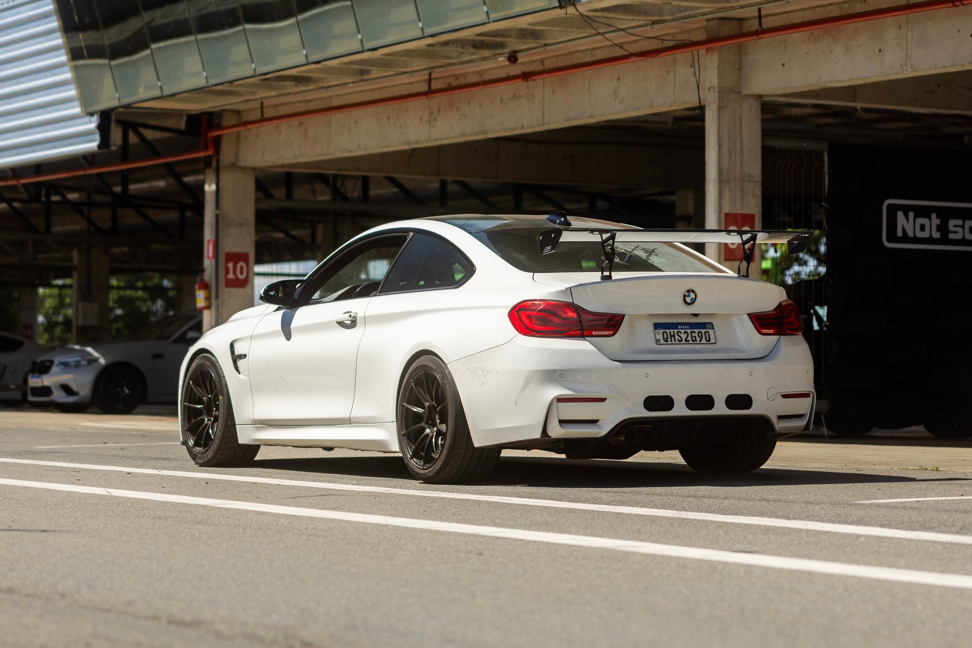 BMW F82 Coupe M4 with 18" SM-10RS in Satin Black