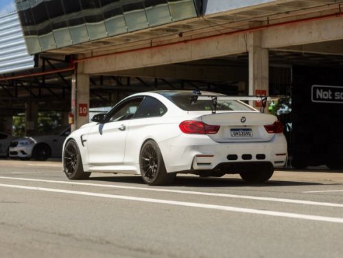 White BMW M4 - SM-10RS in Satin Black
