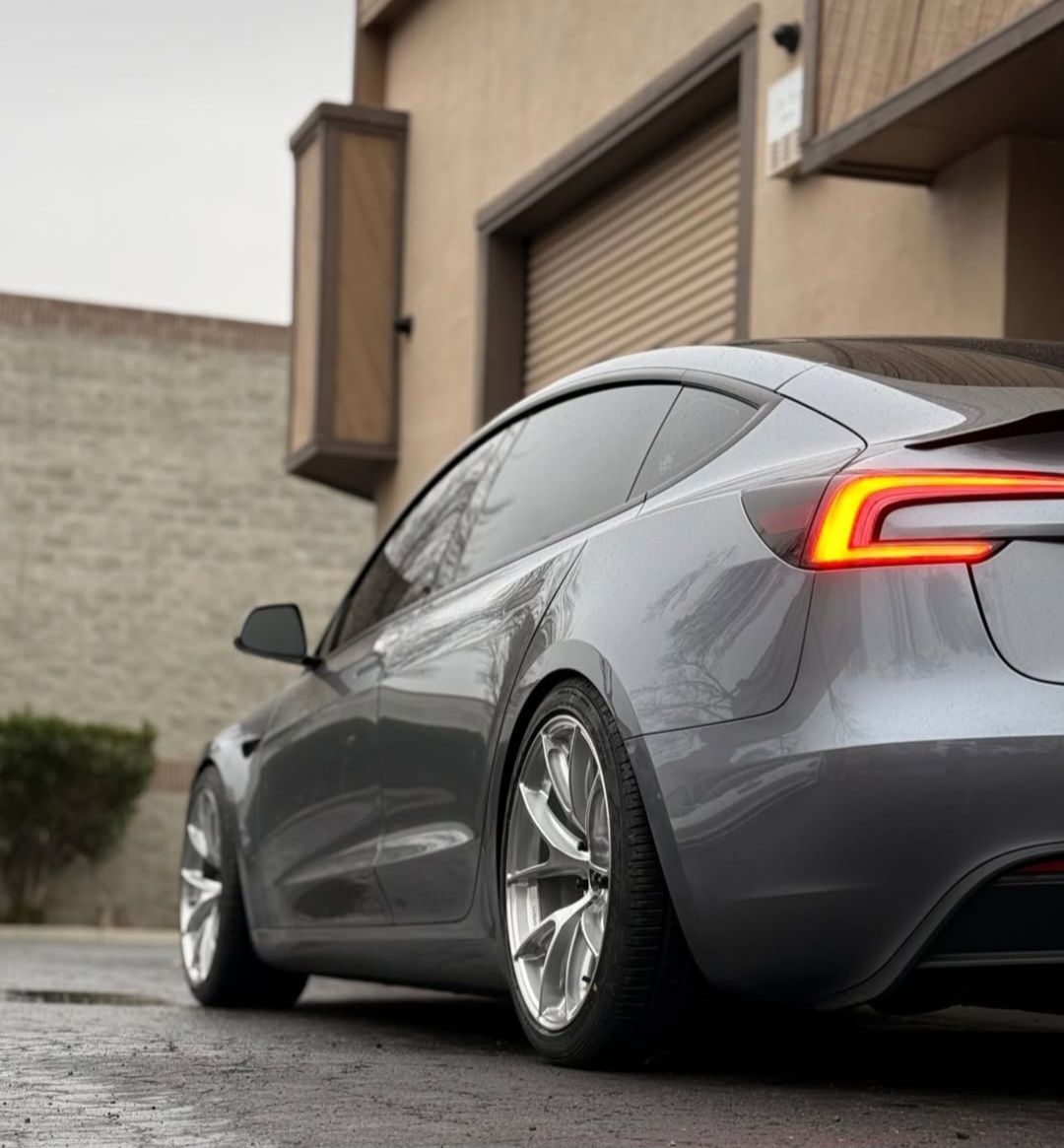 Grey Tesla Model 3 with 19" VS-5RS Apex wheels in Brushed Clear