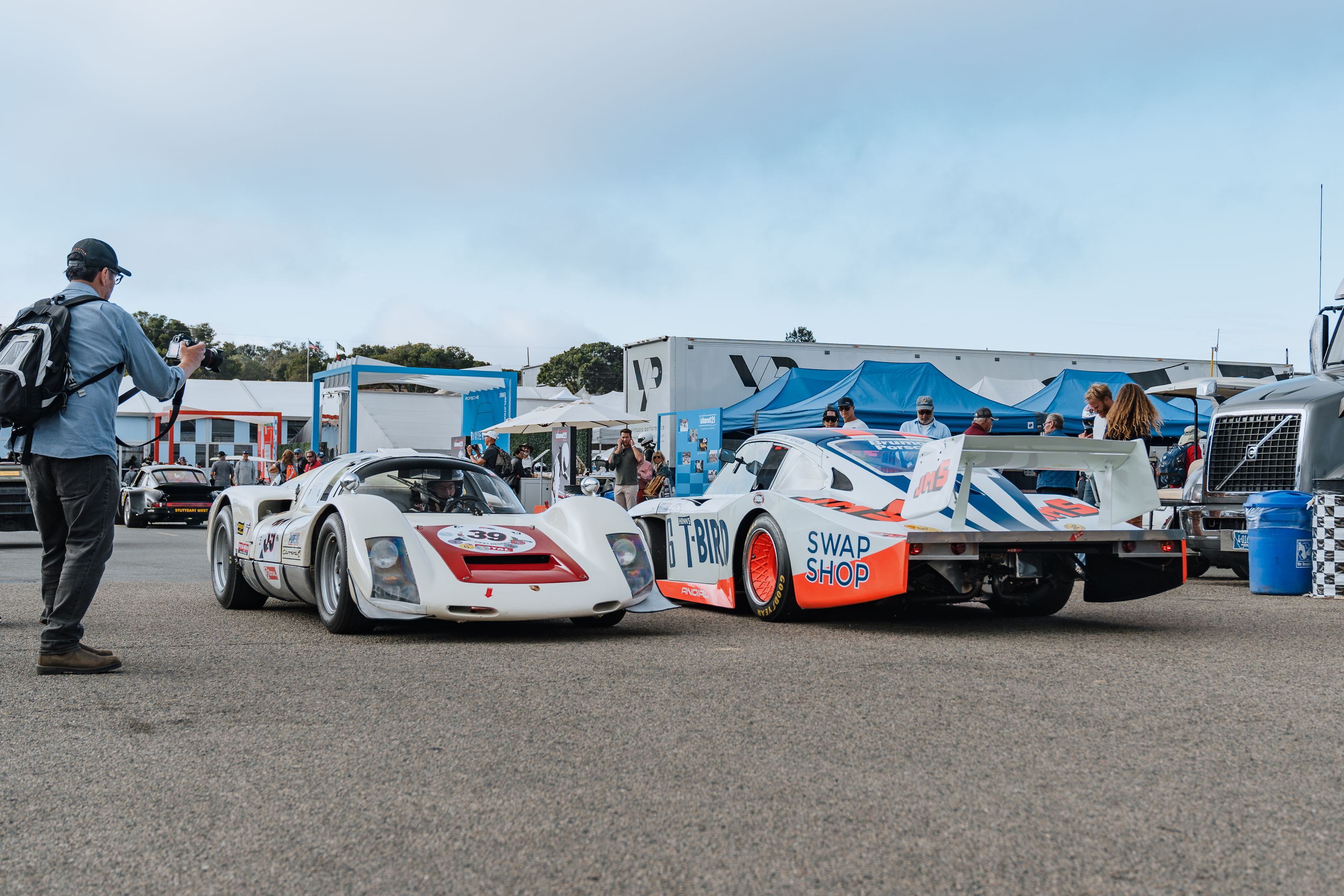 White Porsche 911 996 GT2 with 18" EC-7RS Apex wheels in Anthracite