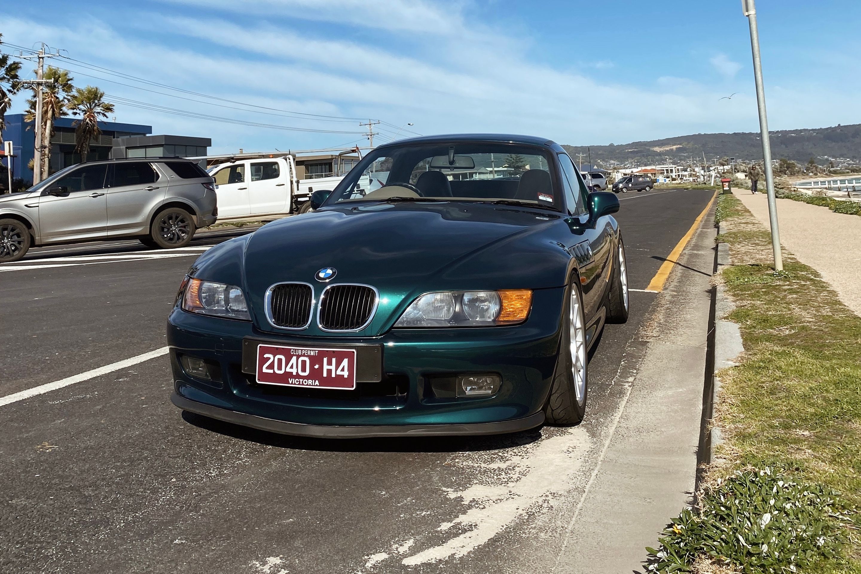 Green BMW E36/7 Roadster Z3 with 17" ARC-8 Apex wheels in Hyper Silver