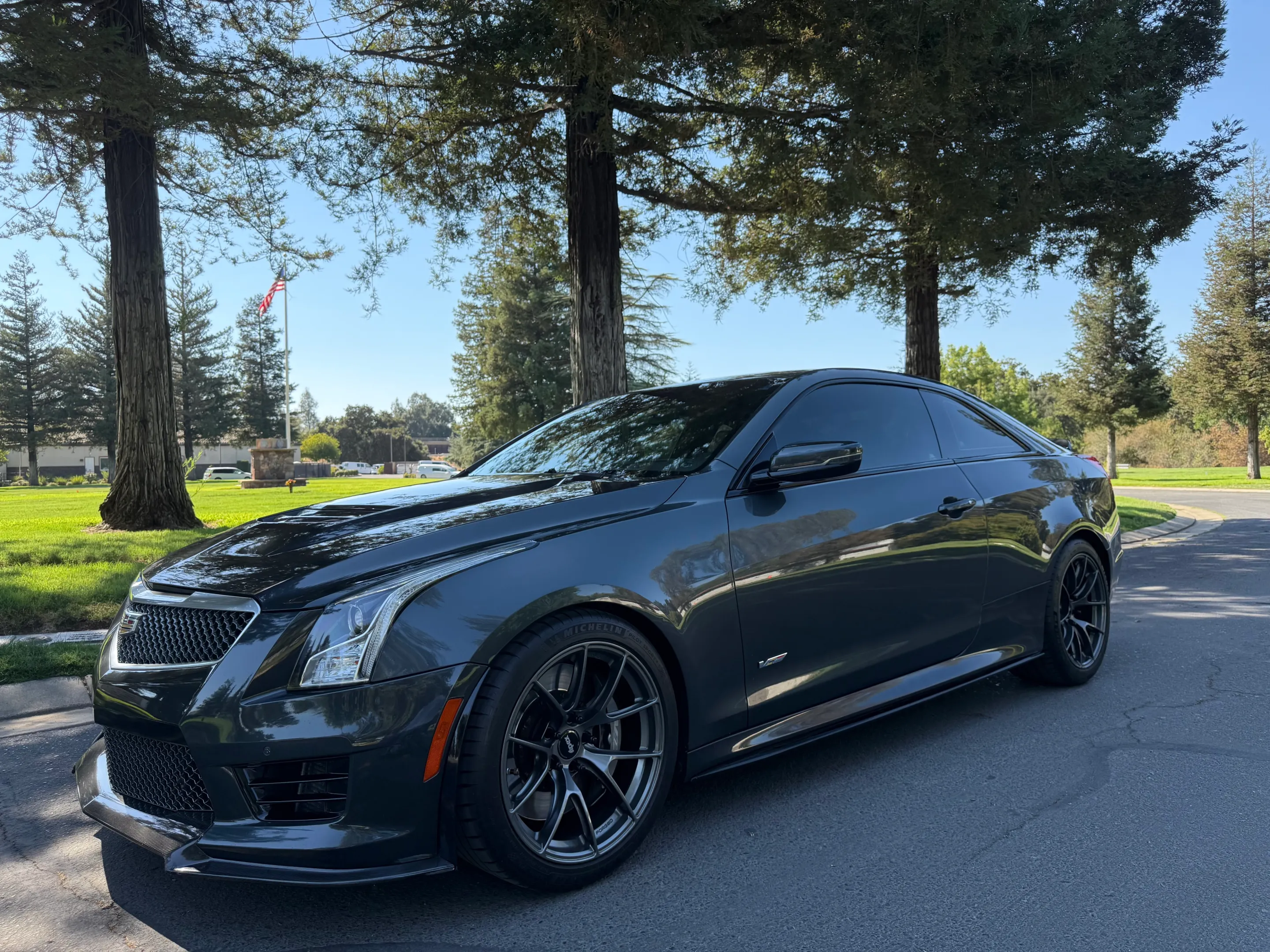 Grey Cadillac ATS-V with 18" VS-5RS Apex wheels in Anthracite