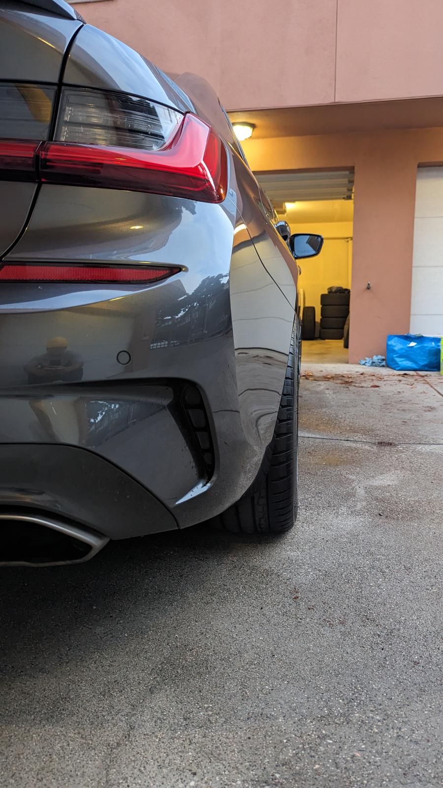 Grey BMW G20 Sedan 3 Series with 18" VS-5RS Apex wheels in Anthracite