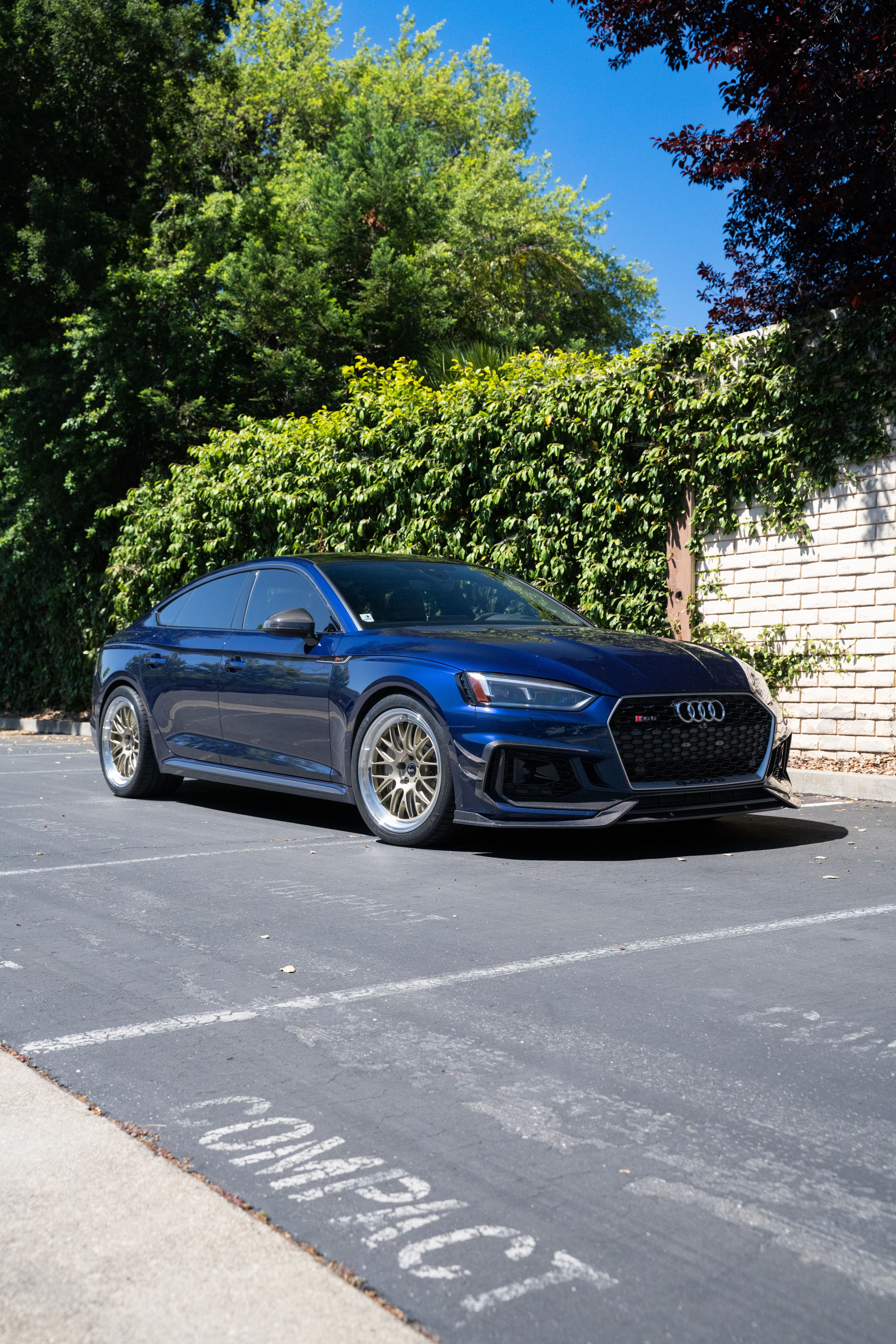 Blue Audi B9 RS 5 Sportback with 19" ML-10RT Apex wheels in Machined Lip Gloss Motorsport Gold