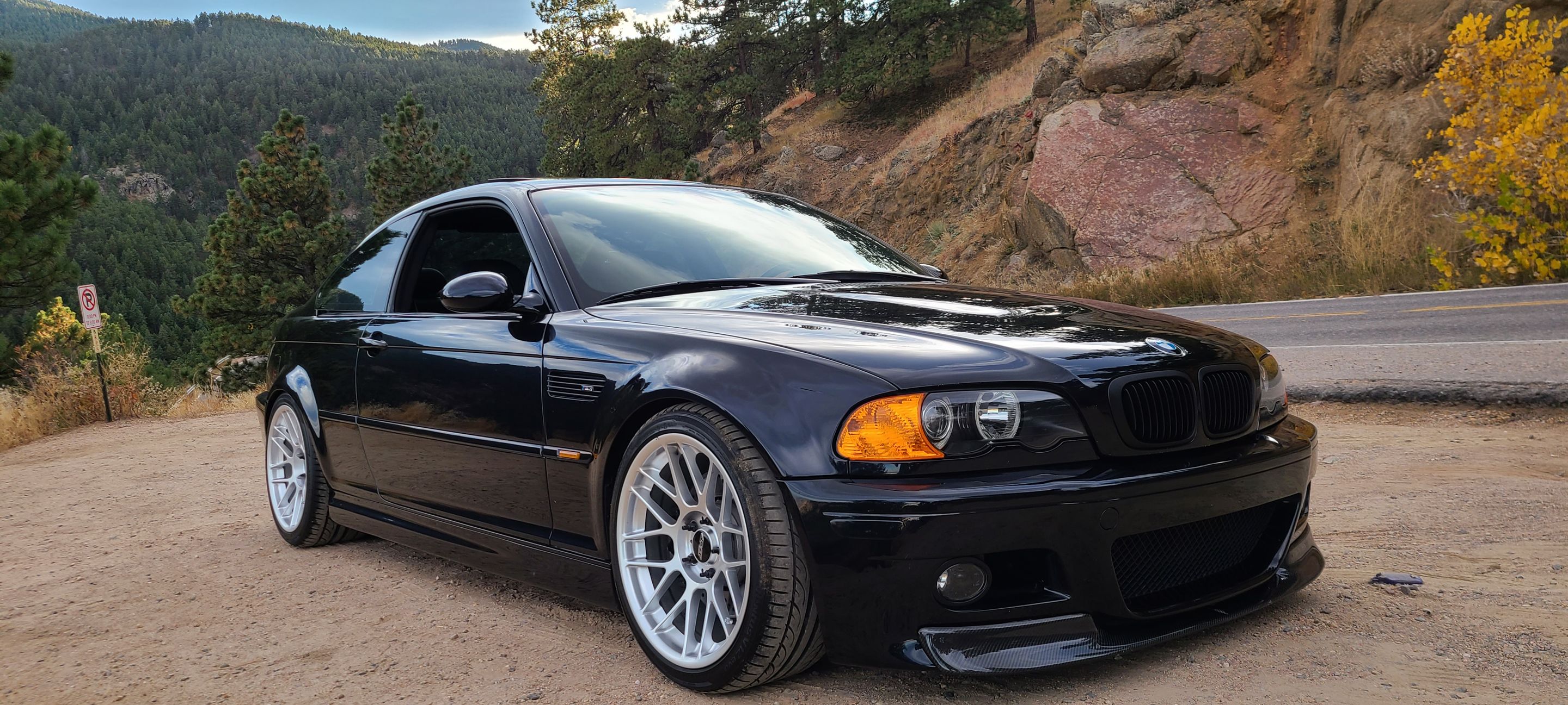Black BMW E46 M3 with 18" ARC-8 Apex wheels in Hyper Silver