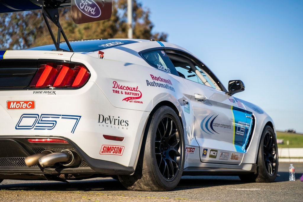 White Ford S550 Mustang GT350 with 18" EC-7 Apex wheels in Satin Black