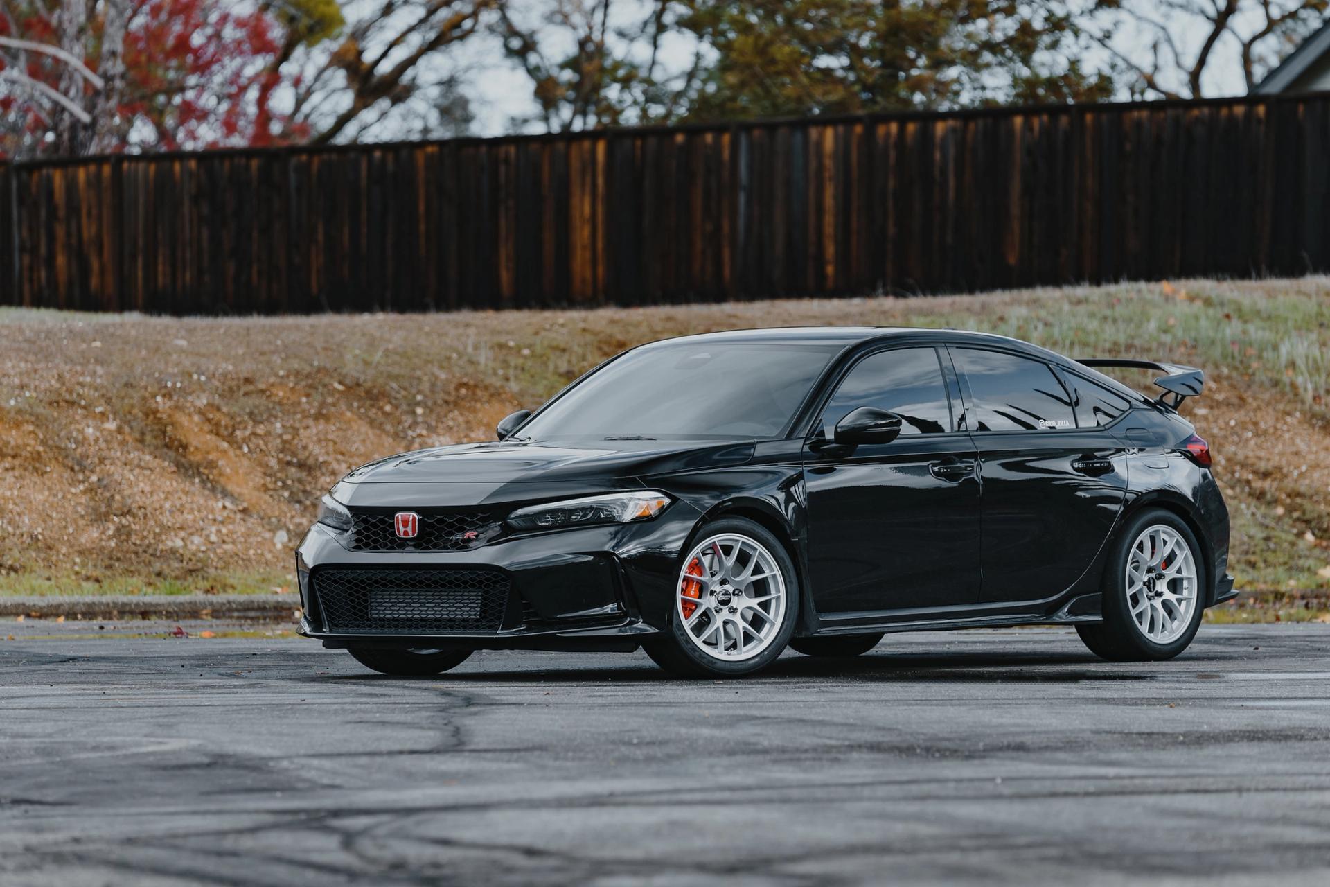 Honda FL5 Civic Type-R with 18" EC-7 Wheels in Race Silver