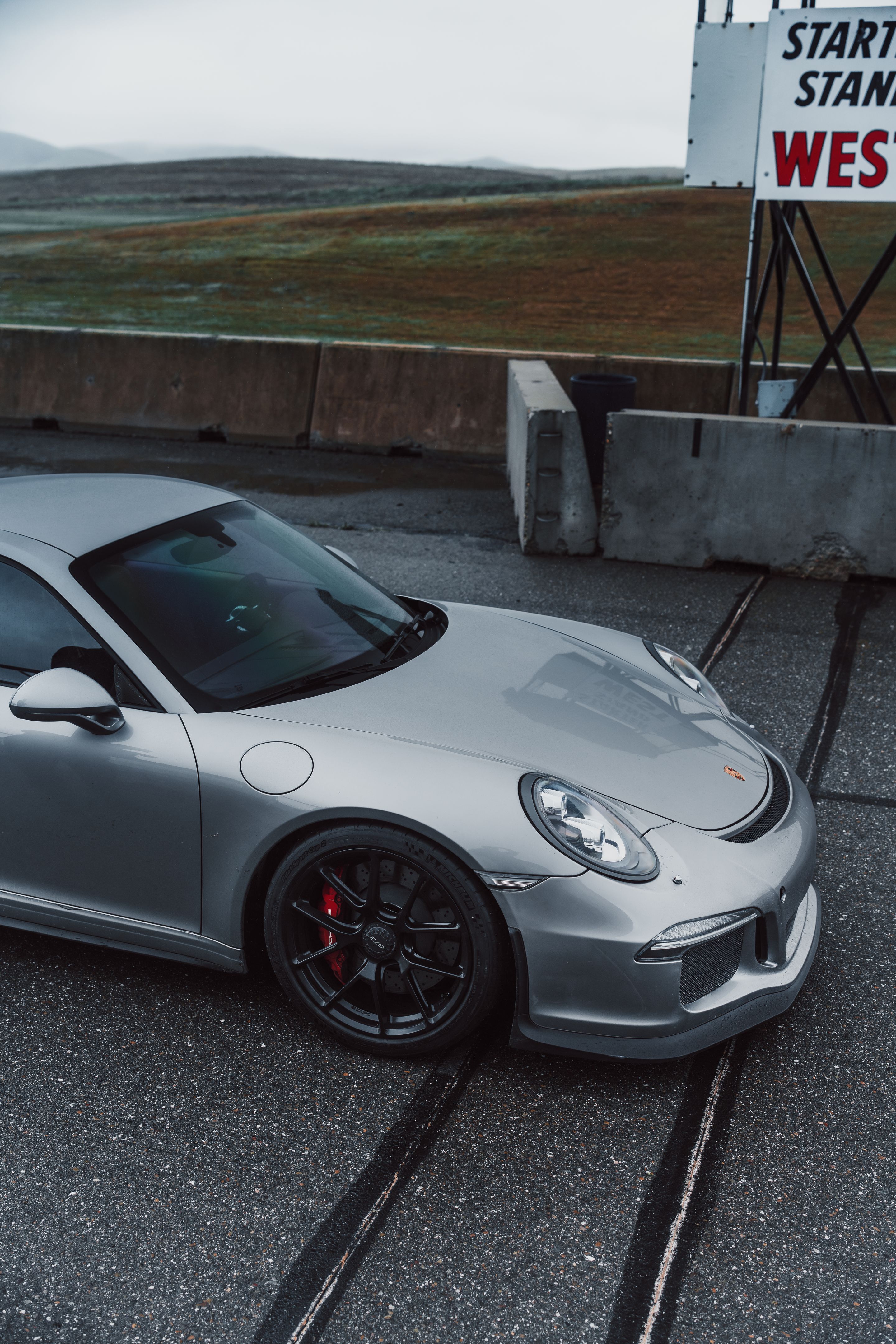 Silver Porsche 911 991.1 GT3 with 19" VS-5RE Apex wheels in Satin Black