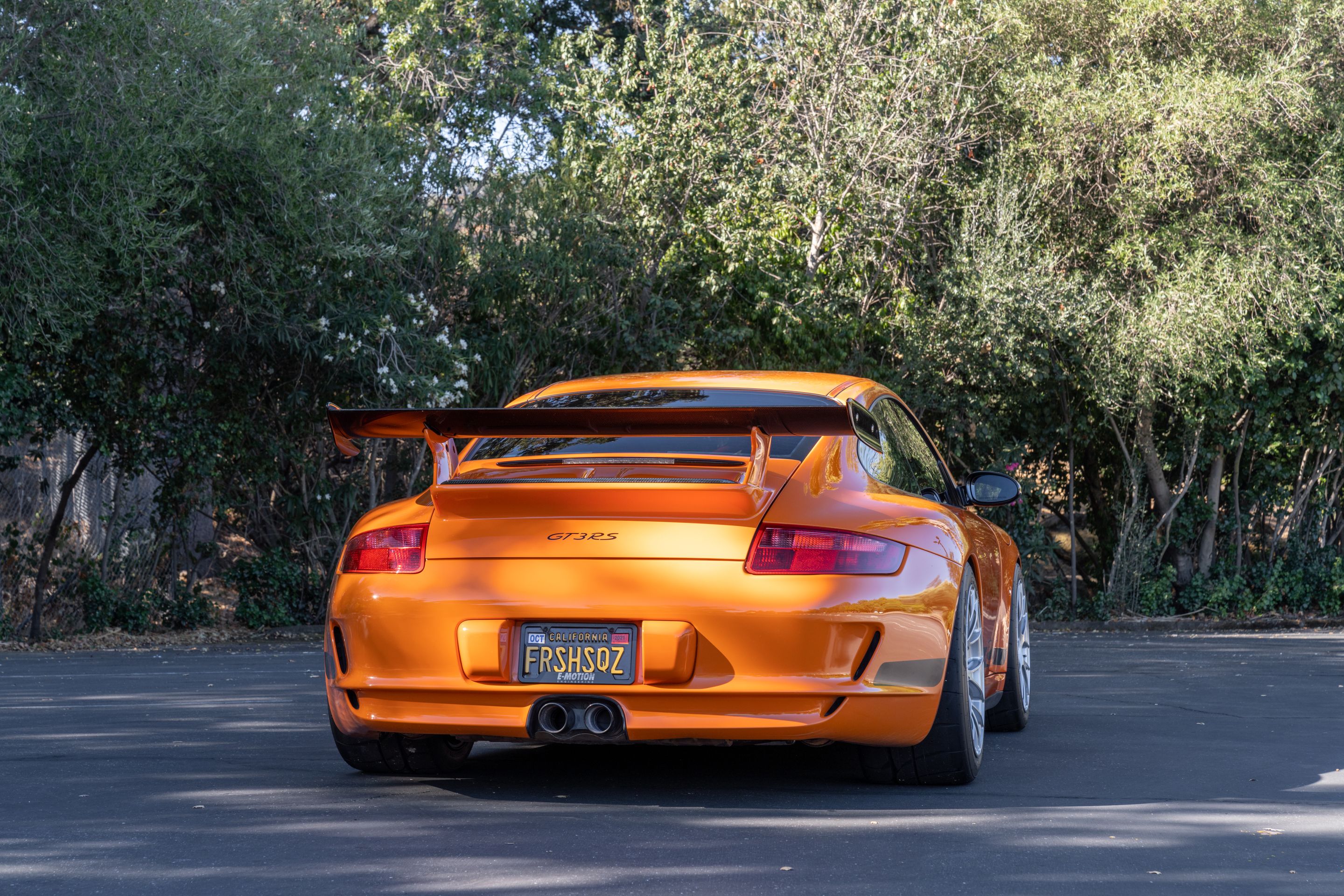 Orange Porsche 911 997 GT3 RS with 18" EC-7RS Apex wheels in Race Silver