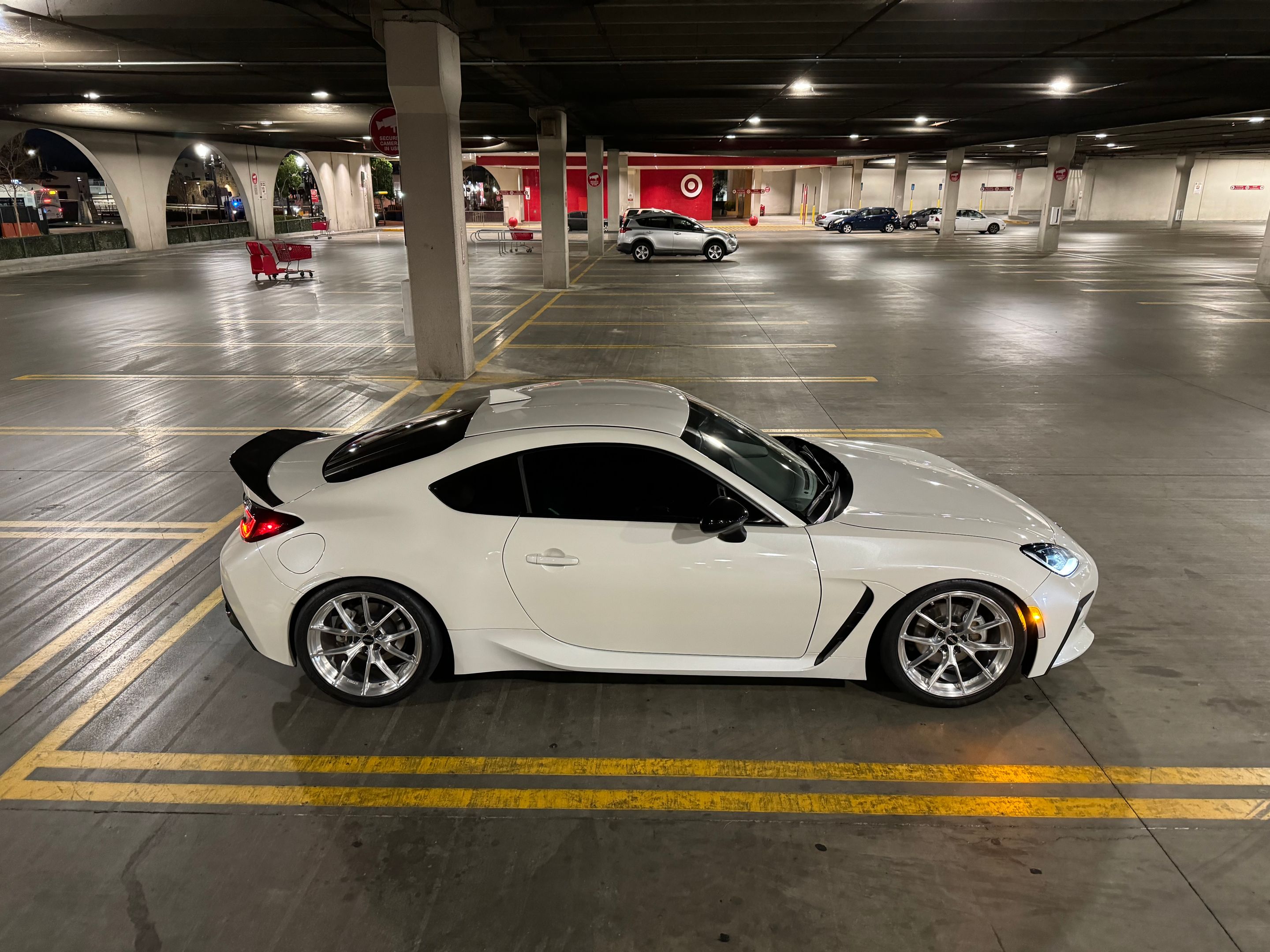 White Toyota GR86 with 18" VS-5RS Apex wheels in Brushed Clear