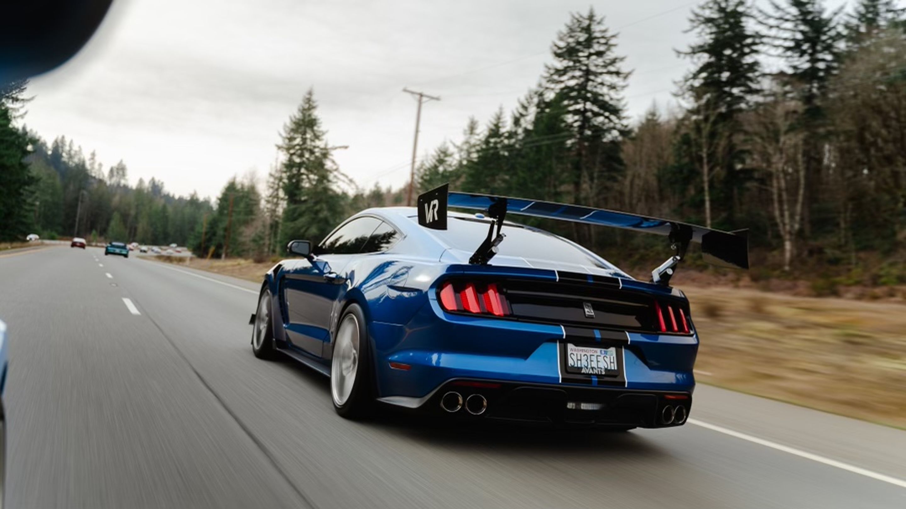 Blue Ford S550 Mustang GT350 with 19" VS-5RS Apex wheels in Brushed Clear