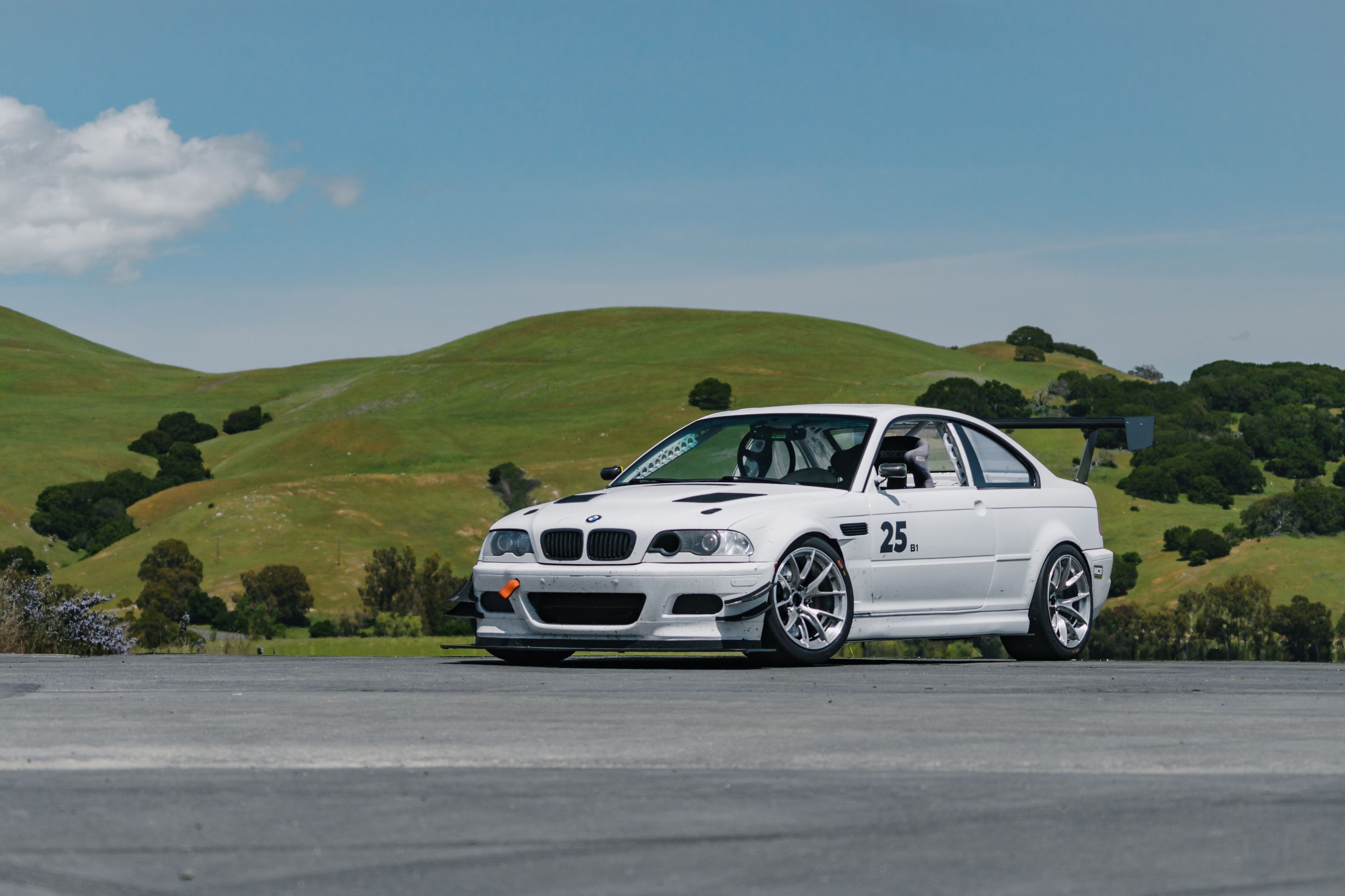 White BMW E46 M3 with 18" VS-5RS Apex wheels in Brushed Clear