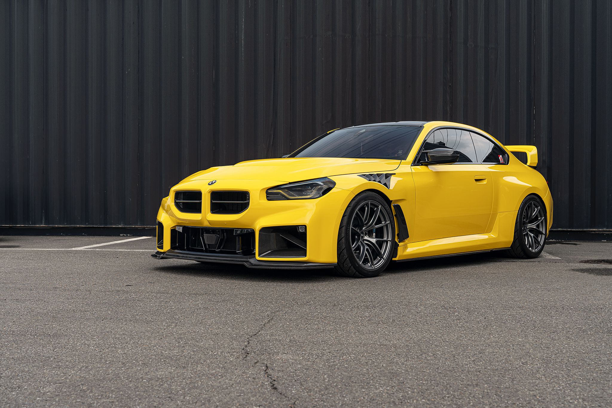 Yellow BMW G87 M2 with 19" VS-5RS Apex wheels in Anthracite