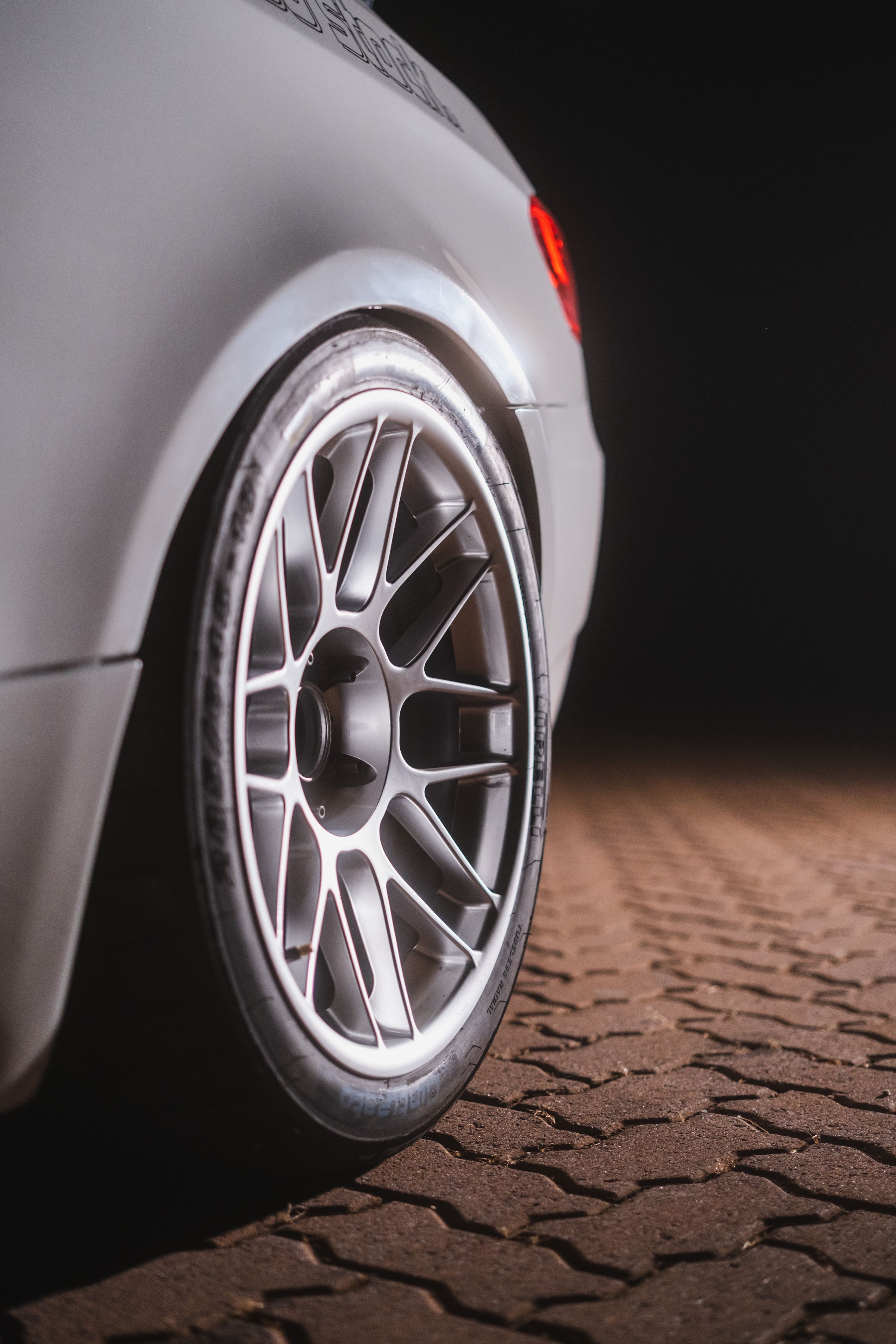 White BMW E92 Coupe M3 with 18" ARC-8 Apex wheels in Hyper Silver