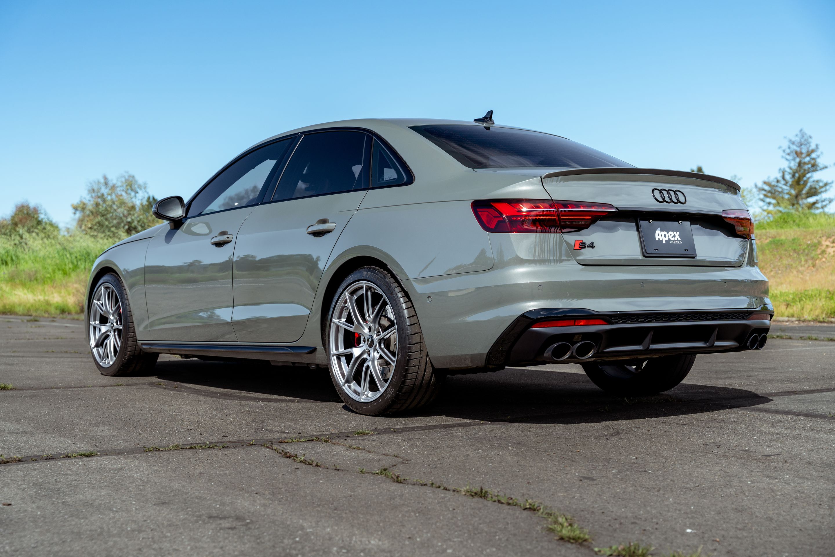 Grey Audi B9 S4 with 19" VS-5 Apex wheels in Hyper Black