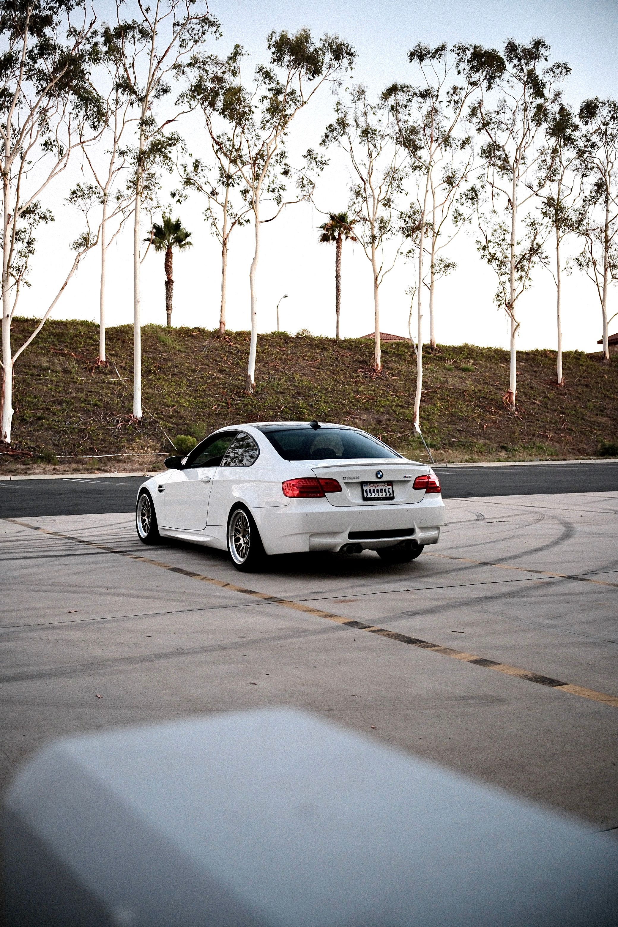 White BMW E92 Coupe M3 with 18" ML-10RT Apex wheels in Machined Lip Gloss Motorsport Gold