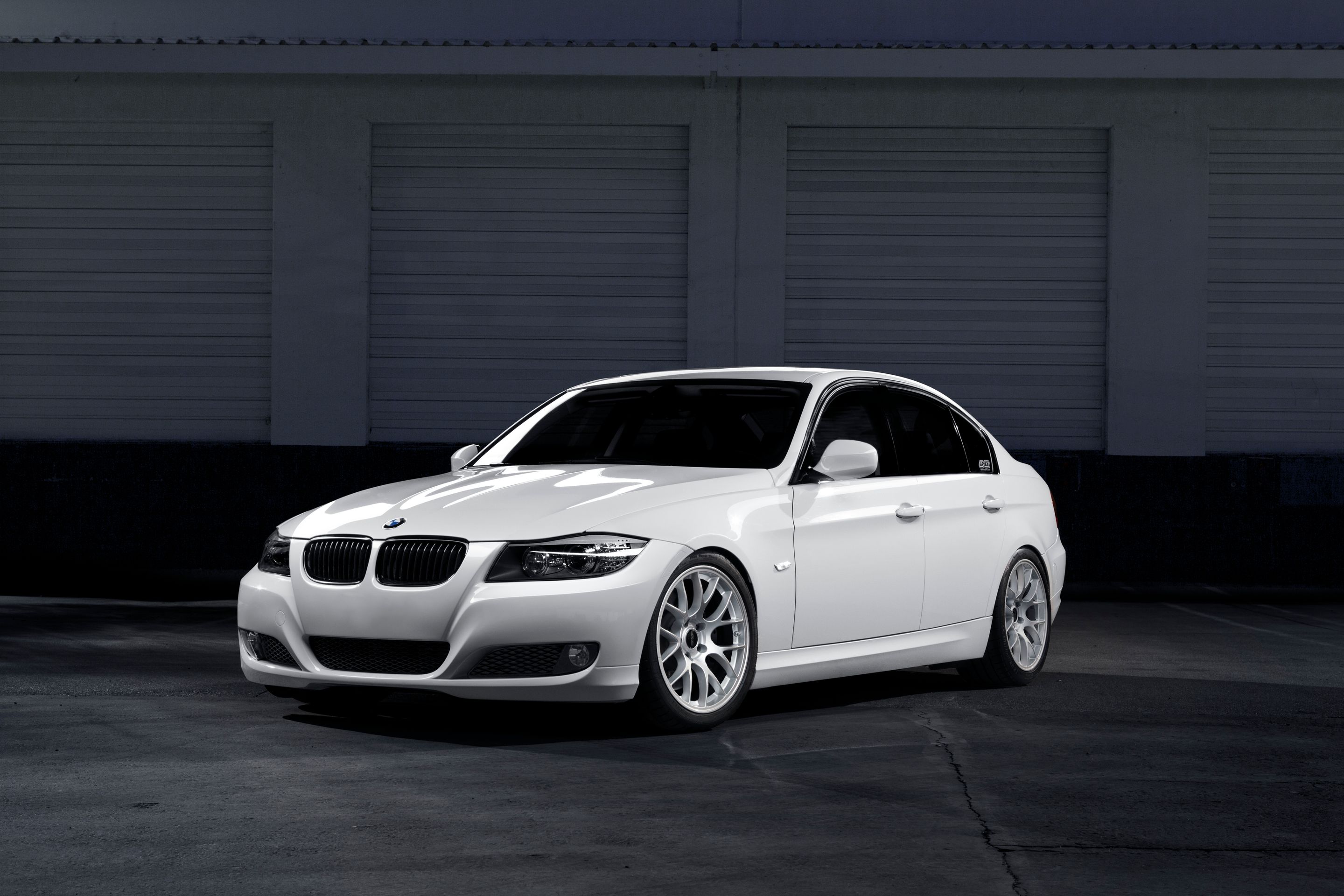 White BMW E90 LCI Sedan 3 Series with 19" EC-7 Apex wheels in Race Silver
