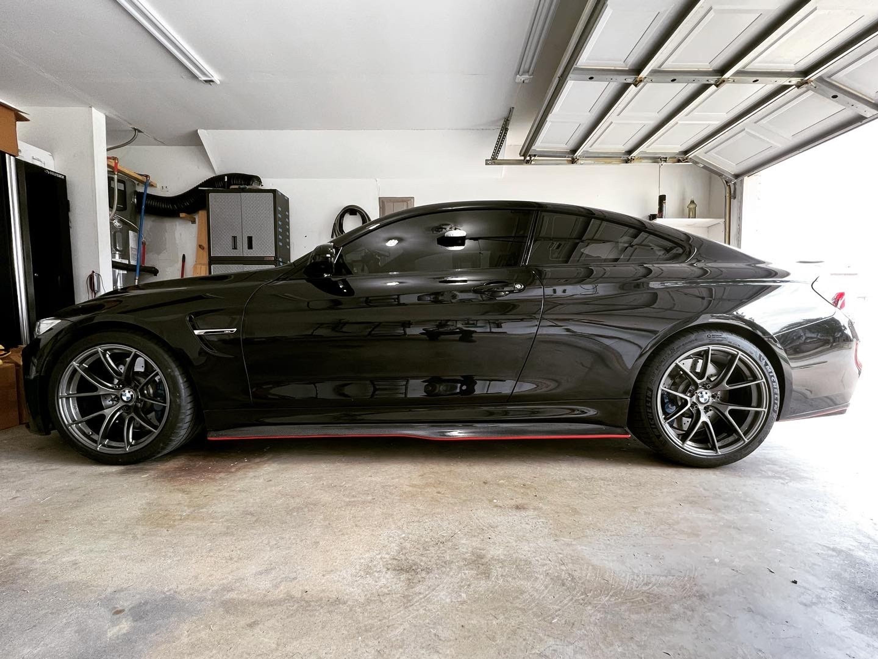 Black BMW F82 Coupe M4 with 18" VS-5RS Apex wheels in Anthracite