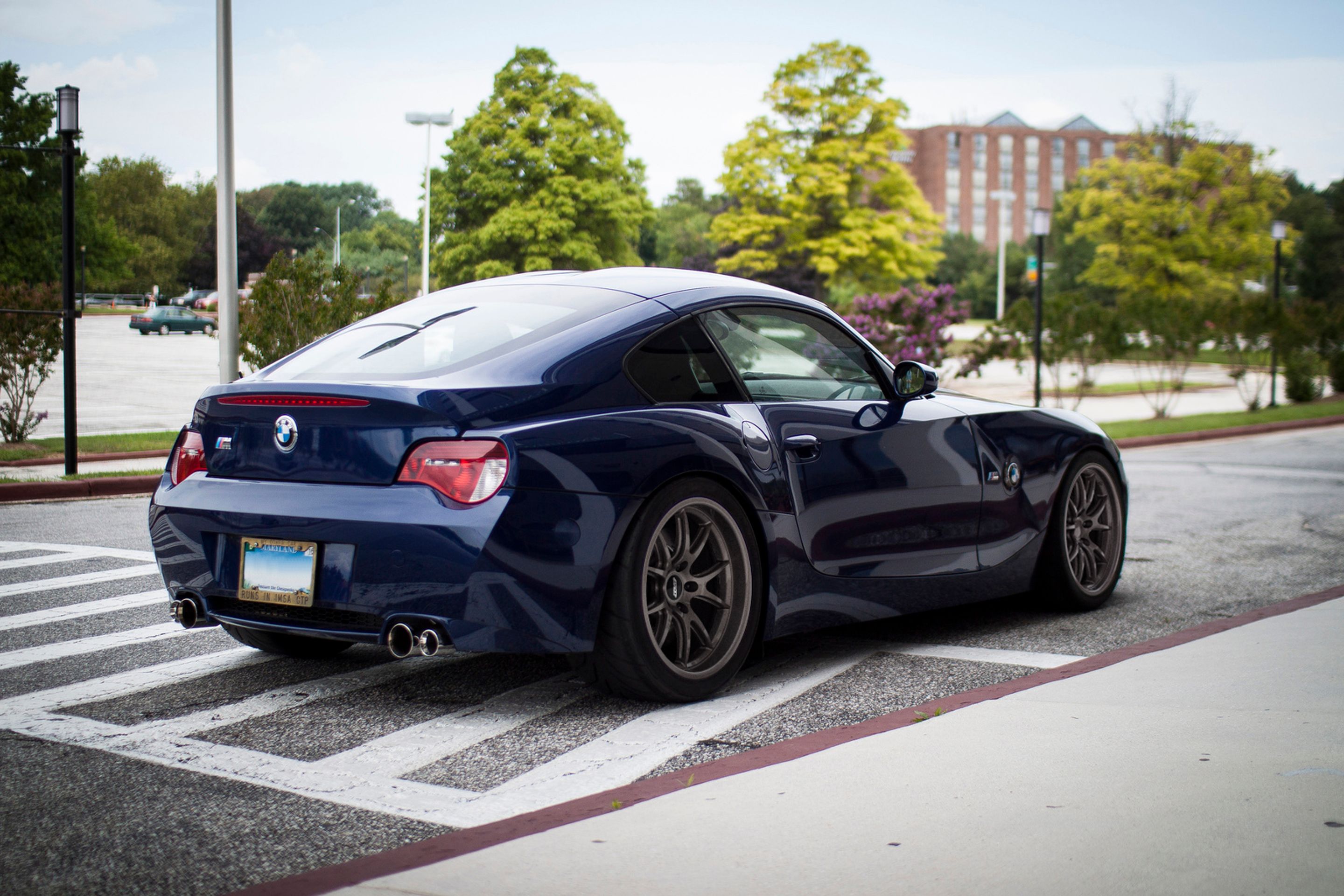 Blue BMW E86 Coupe Z4 M with 18" FL-5 Apex wheels in Anthracite