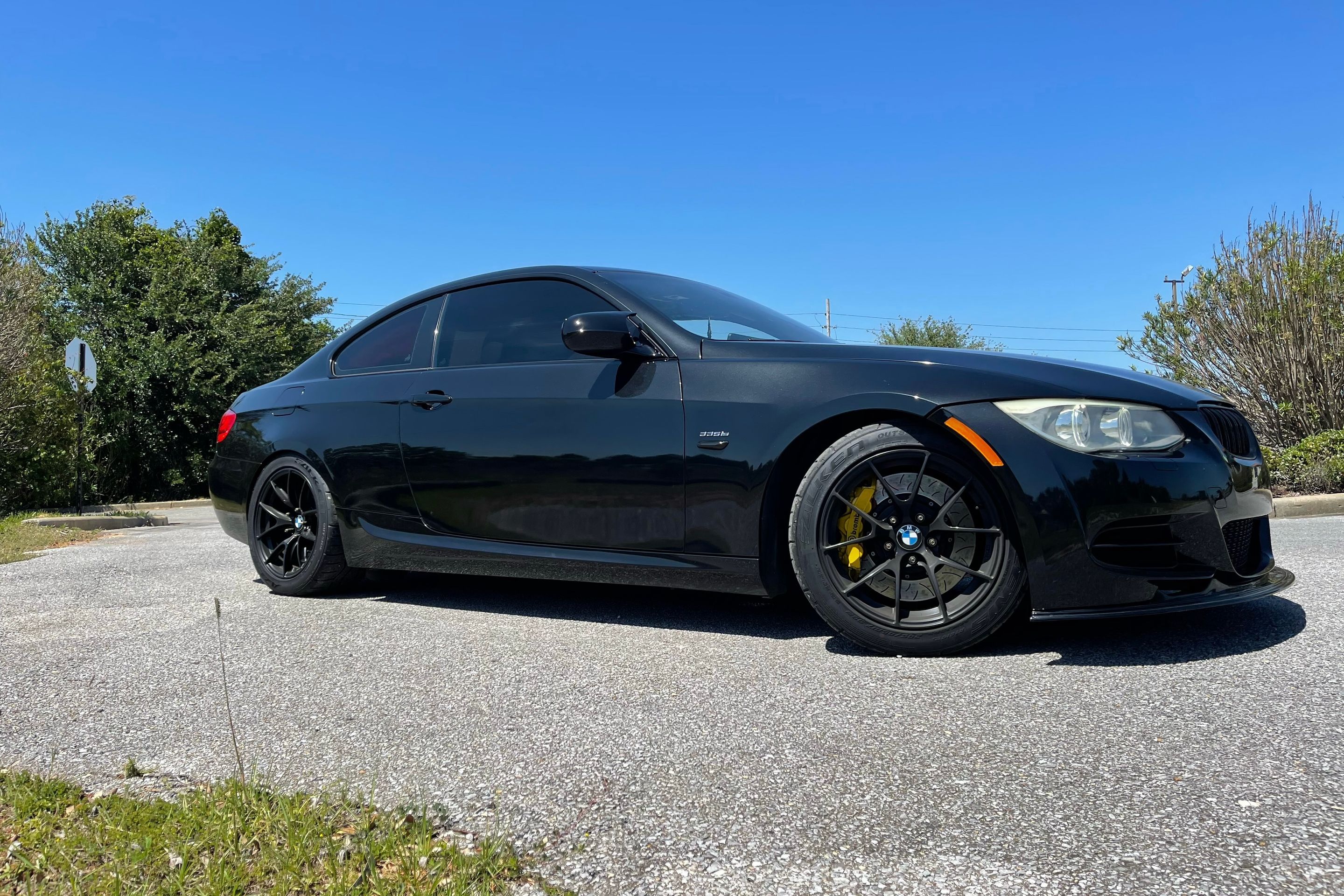 Black BMW E92 Coupe 3 Series with 17" VS-5RS Apex wheels in Satin Black