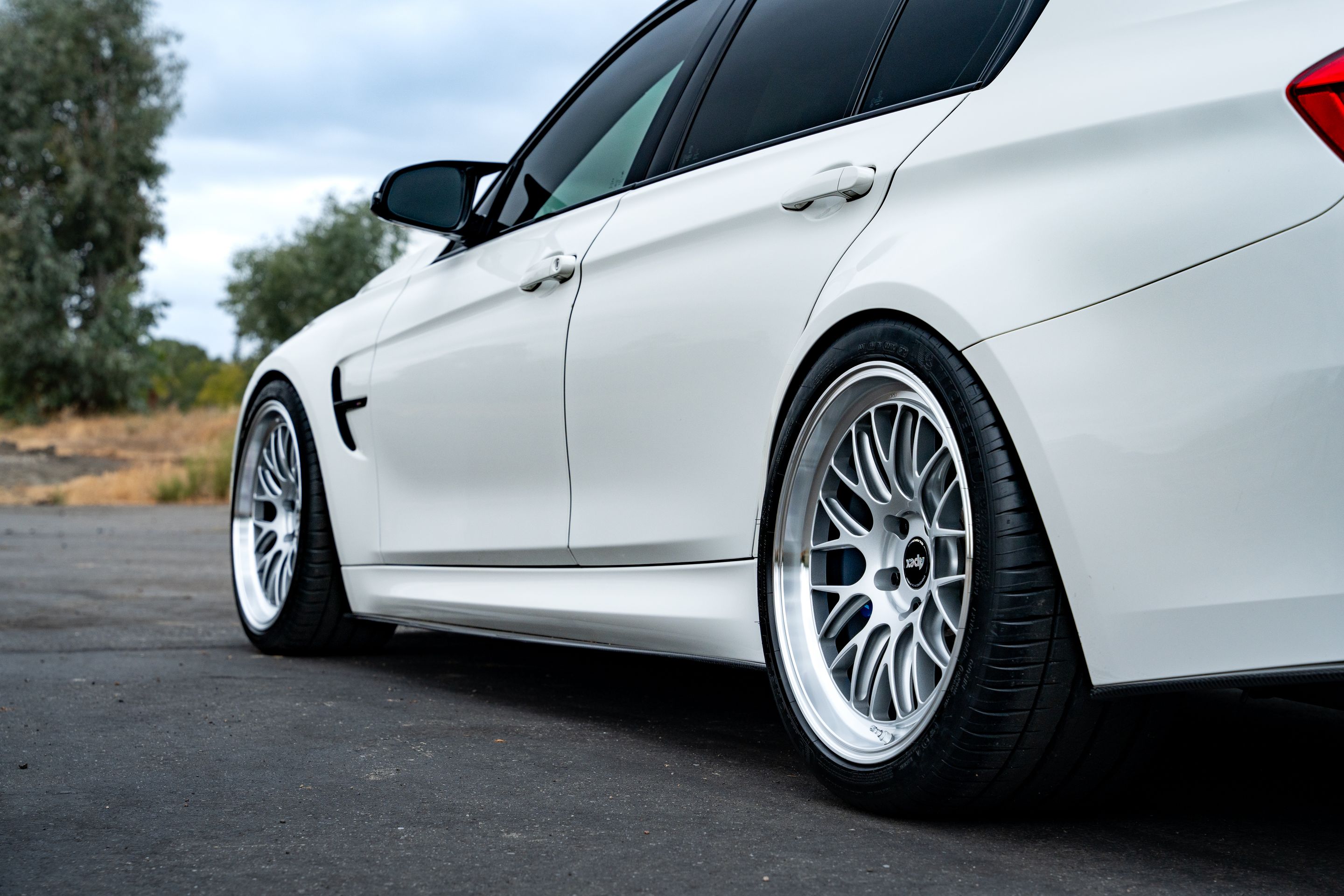 White BMW F80 M3 with 19" ML-10RT Apex wheels in Machined Lip Race Silver