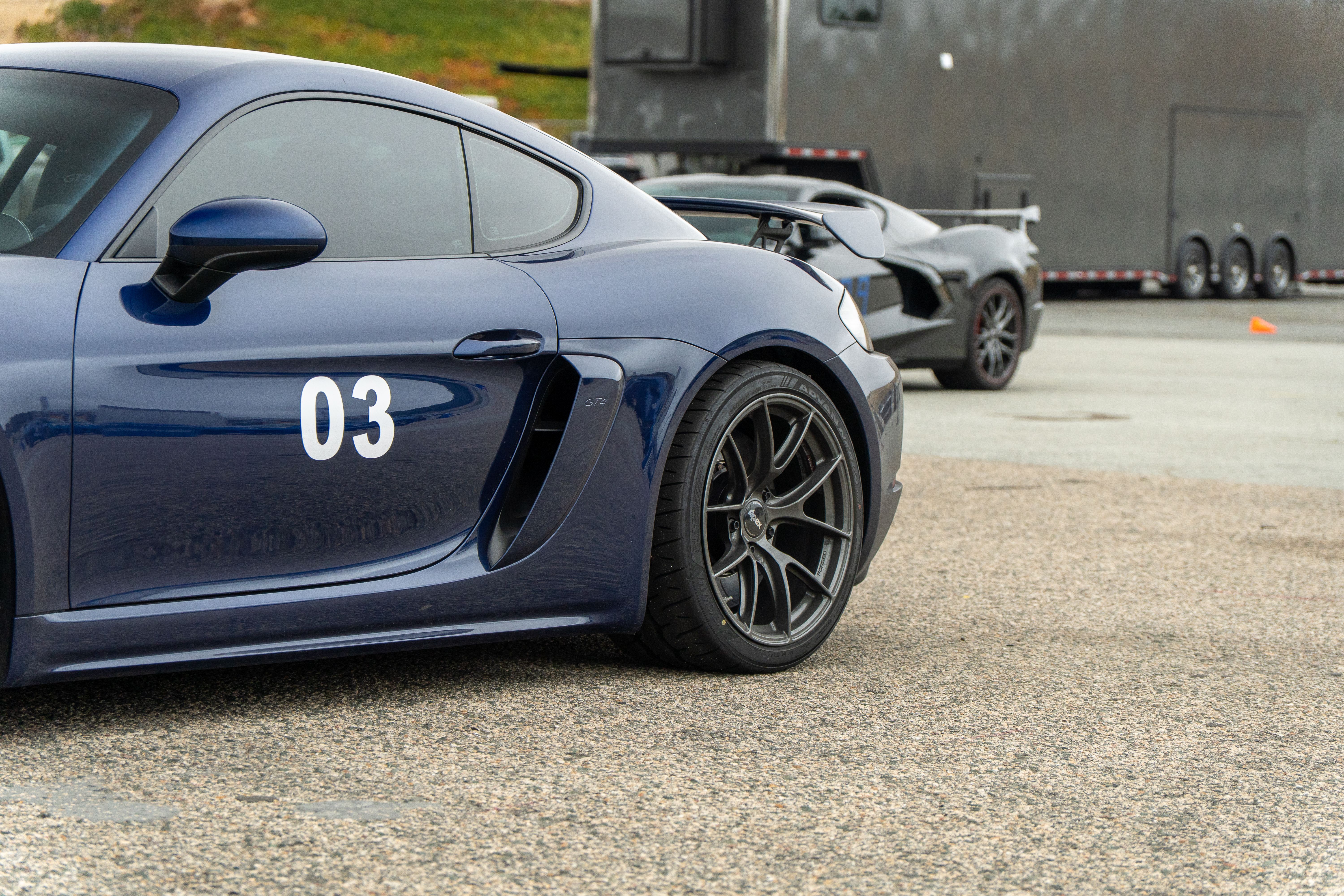 Porsche 718 Cayman GT4 with 19