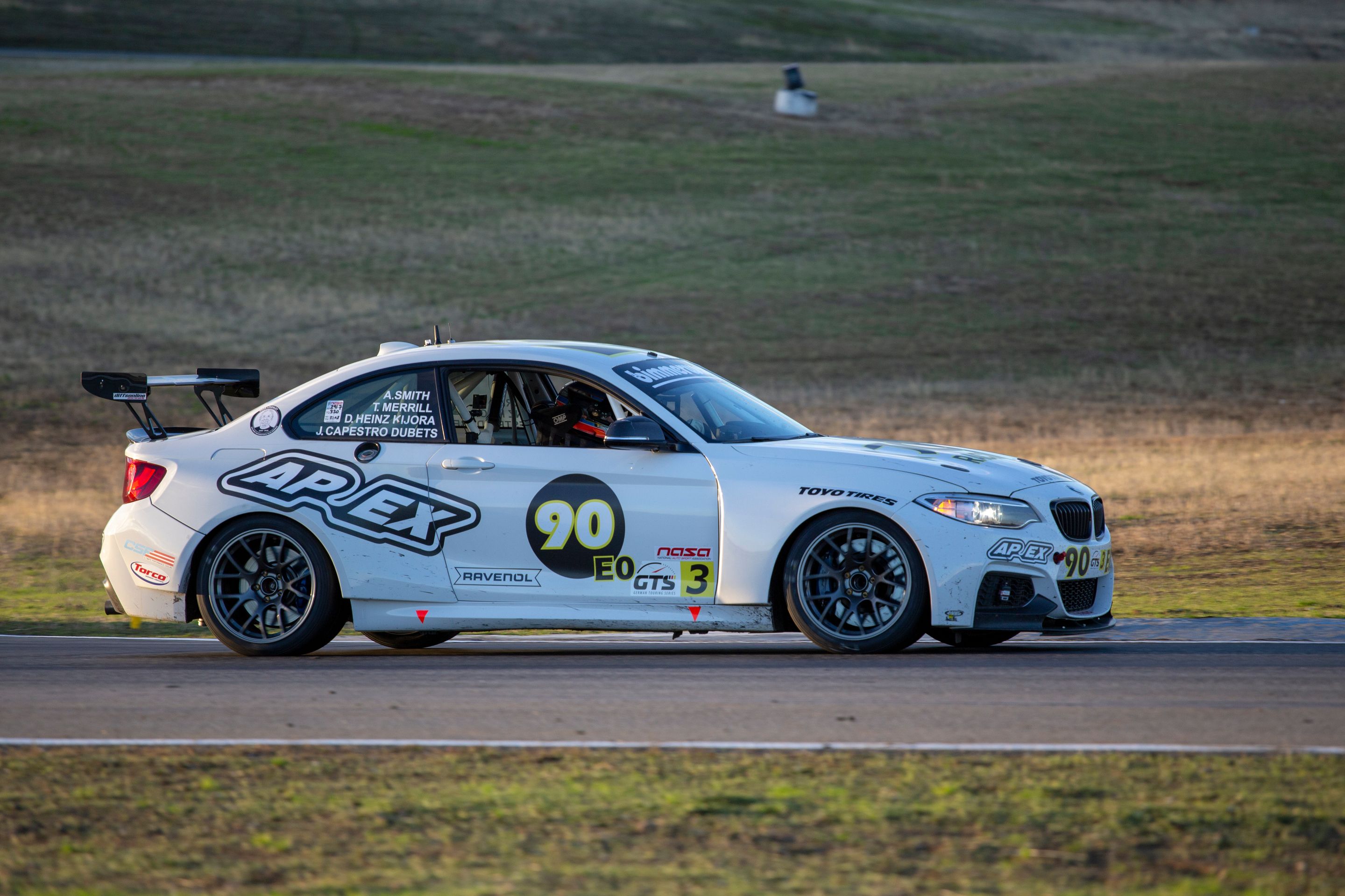 White BMW F22 Coupe 2 Series with 18" EC-7 Apex wheels in Anthracite