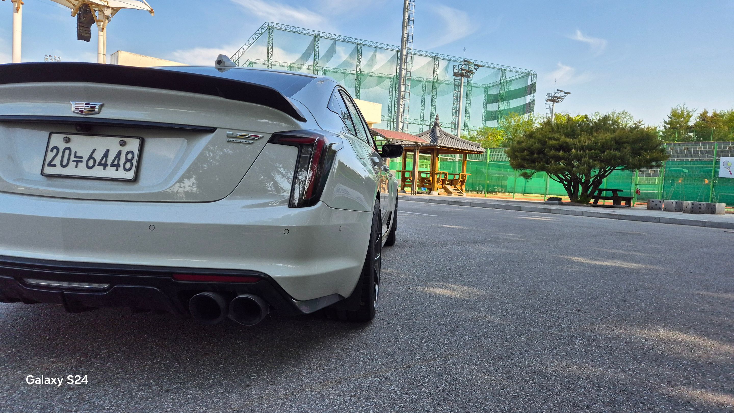 Grey Cadillac CT5-V Blackwing with 19" VS-5RS Apex wheels in Anthracite