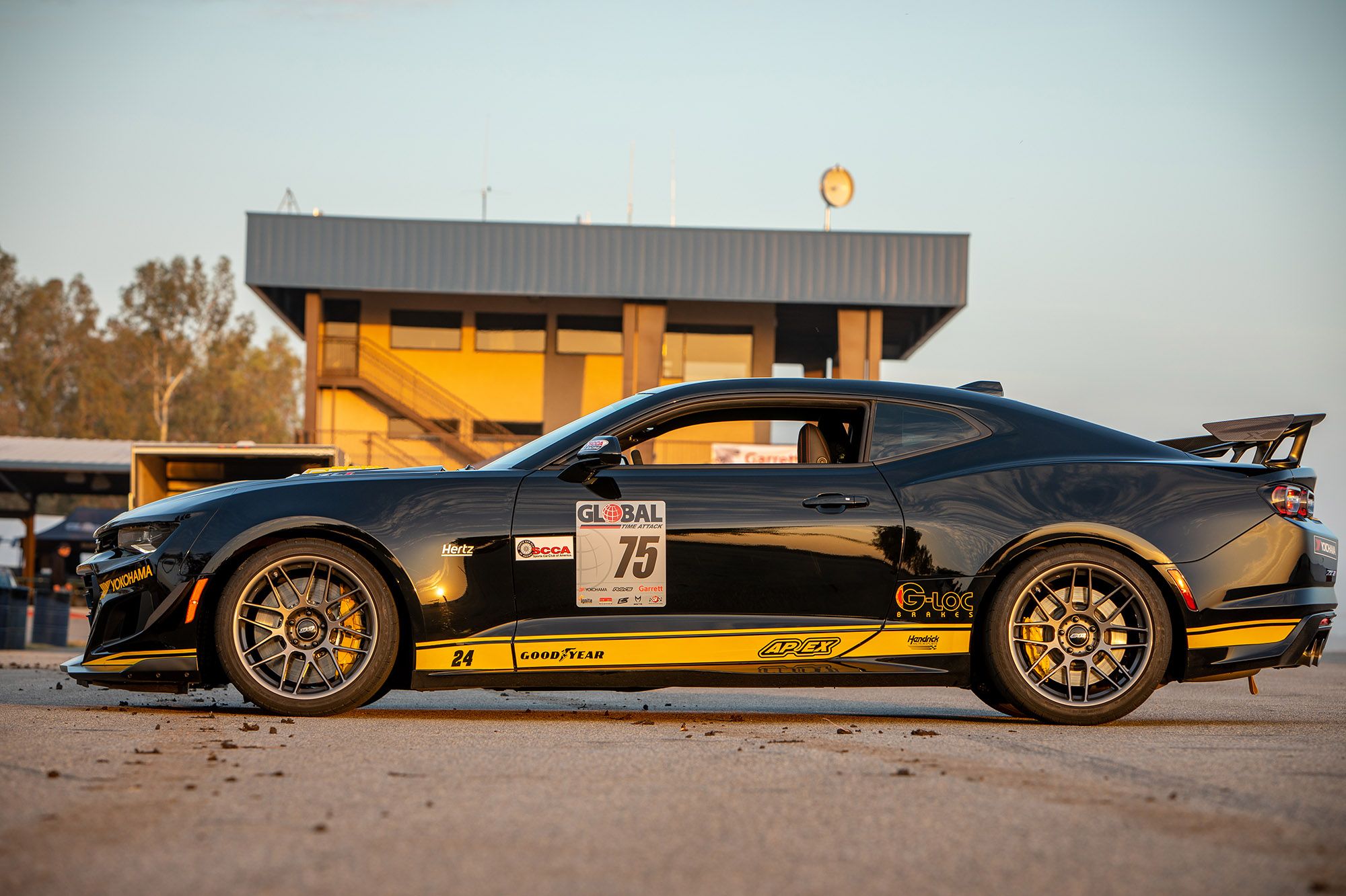 Black Chevrolet 6th Gen Camaro ZL1 1LE with 19" ARC-8 Apex wheels in Anthracite
