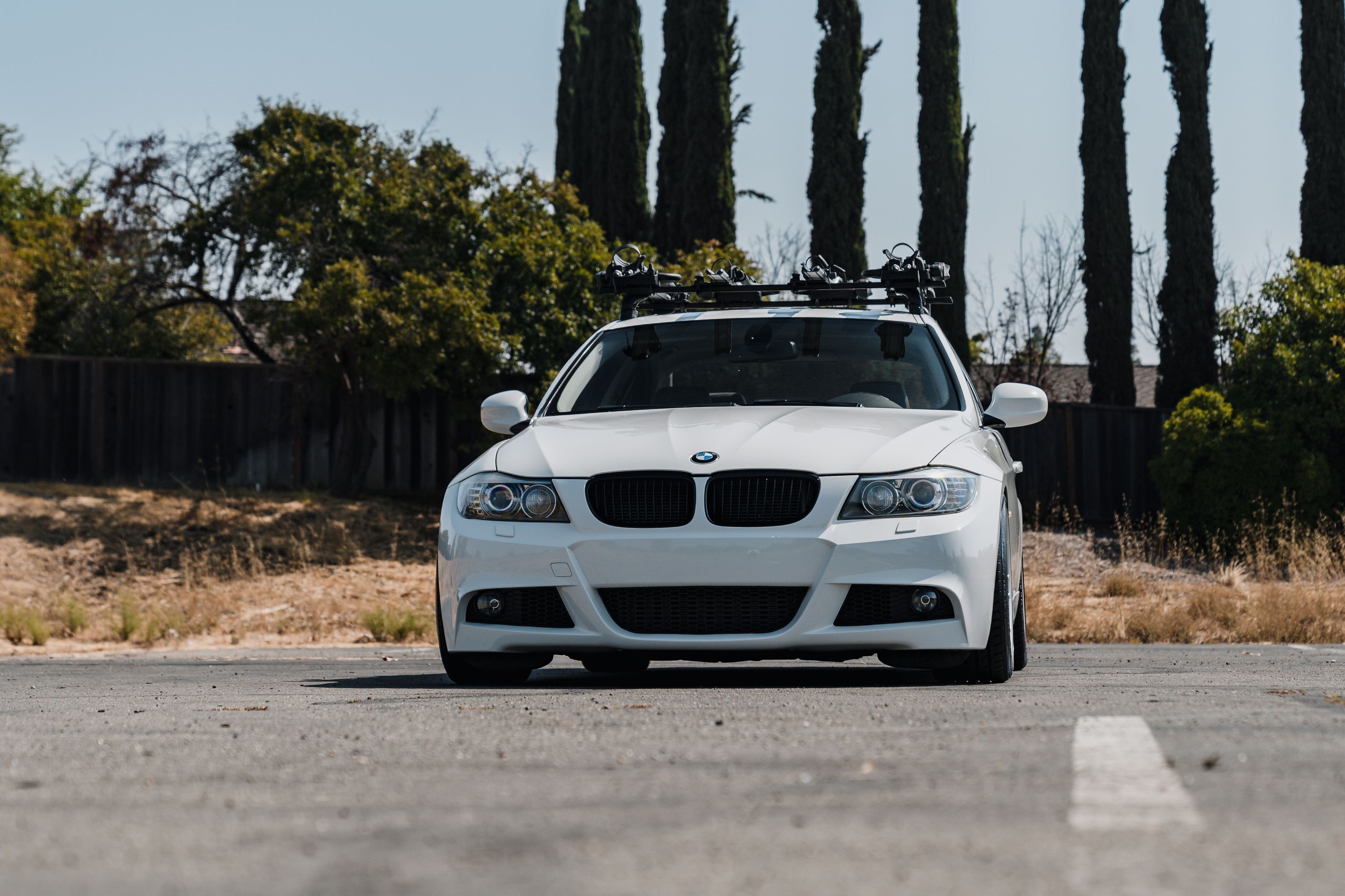 White BMW E90 LCI Sedan 3 Series with 18" ARC-8 Apex wheels in Hyper Silver