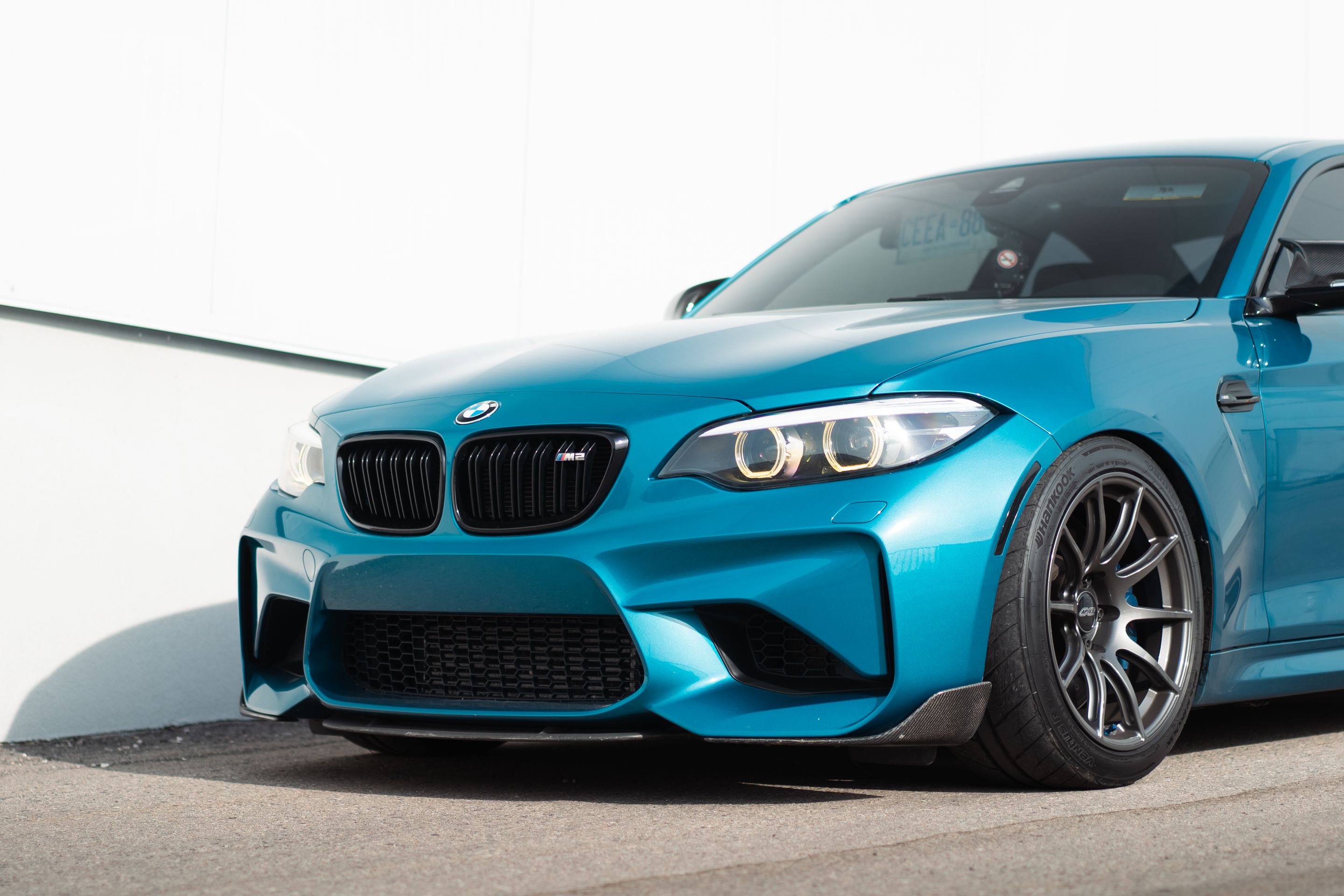 Blue BMW F87 M2 with 18" SM-10 Apex wheels in Anthracite