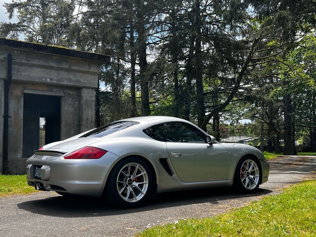 Porsche 987 Cayman S with 18