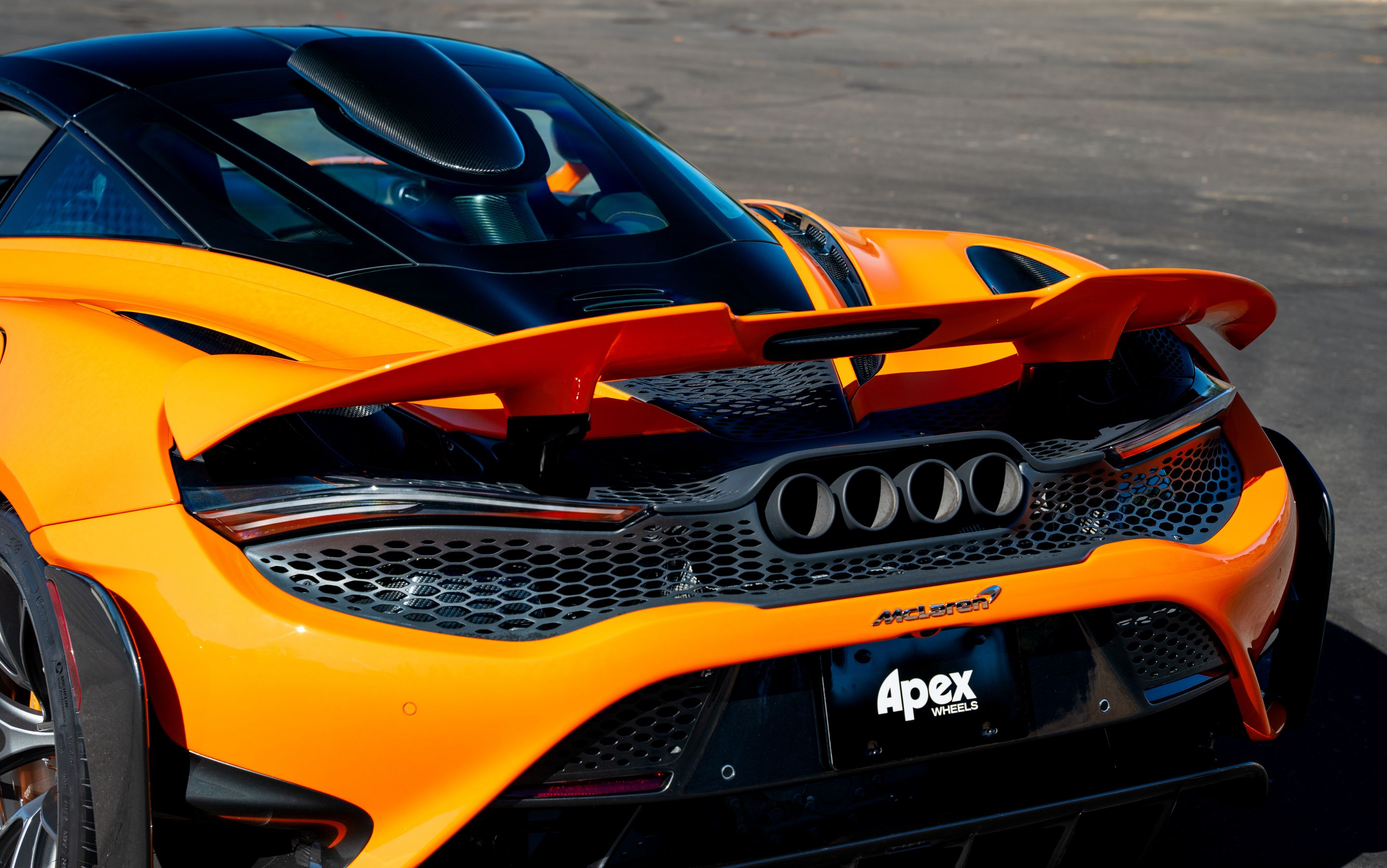 Orange McLaren 765LT with 19"/20" VS-5RS Apex wheels in Anthracite