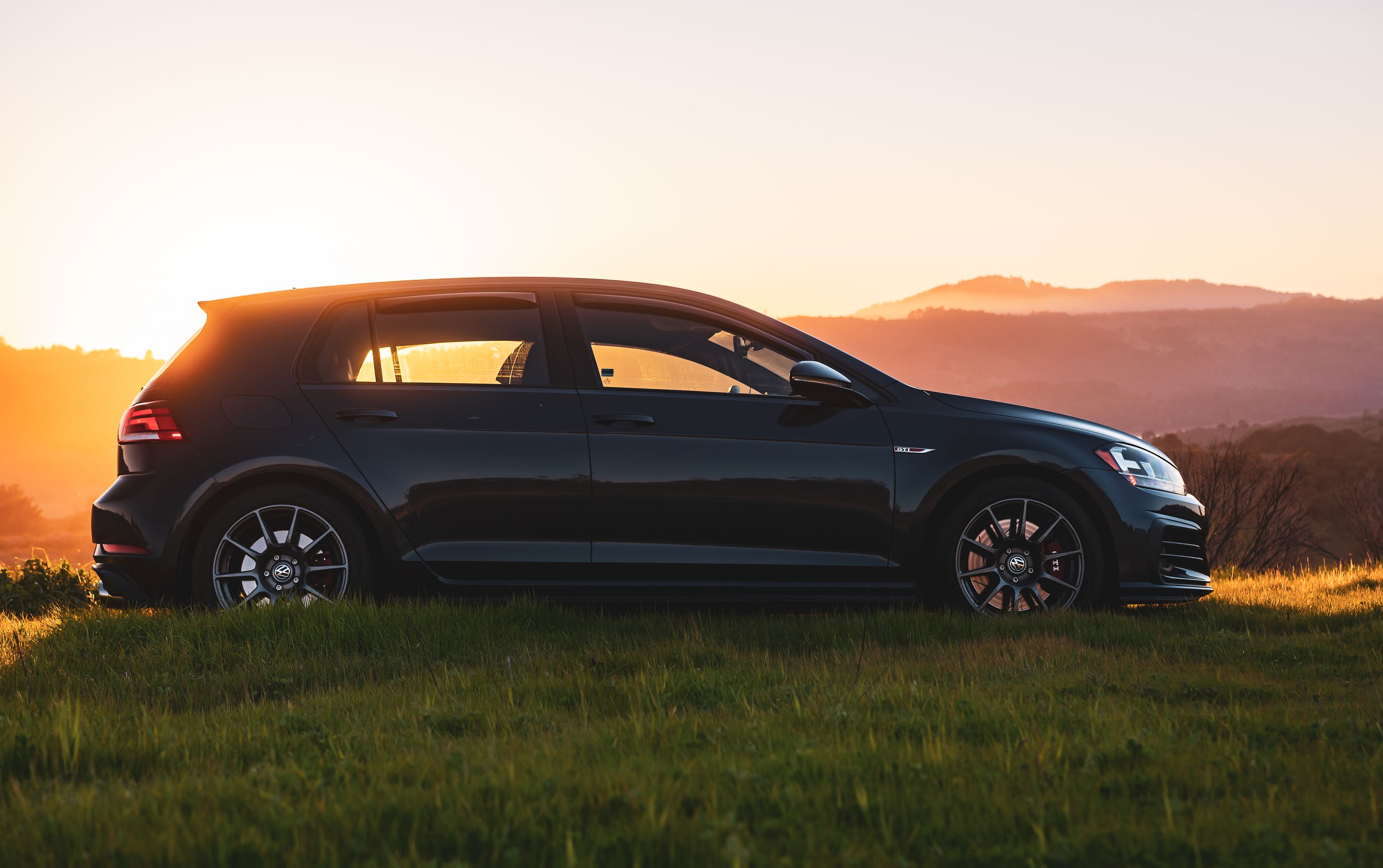Black VW MK7 GTI with 17" SM-10 Apex wheels in Anthracite